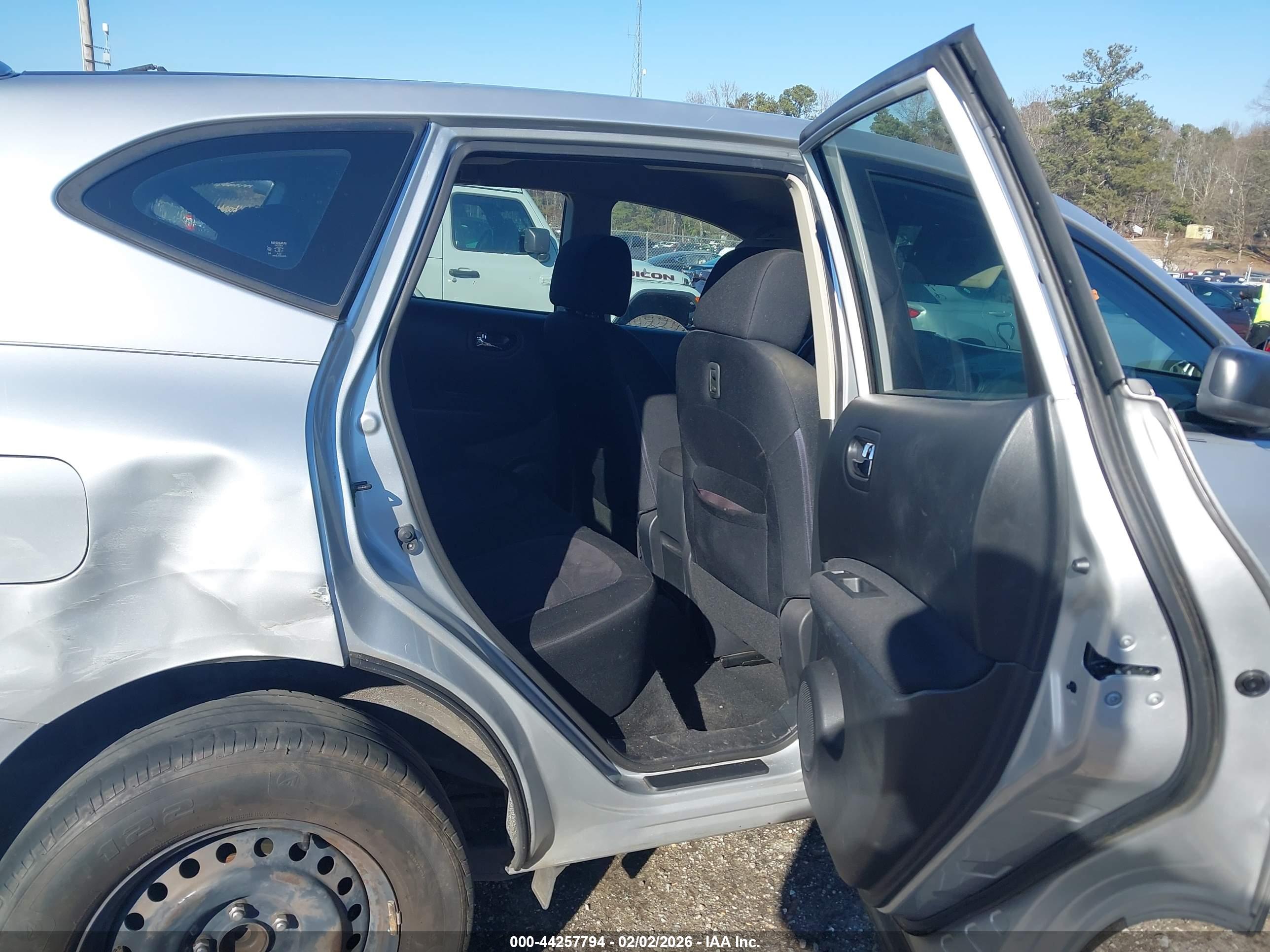 NISSAN ROGUE image 8