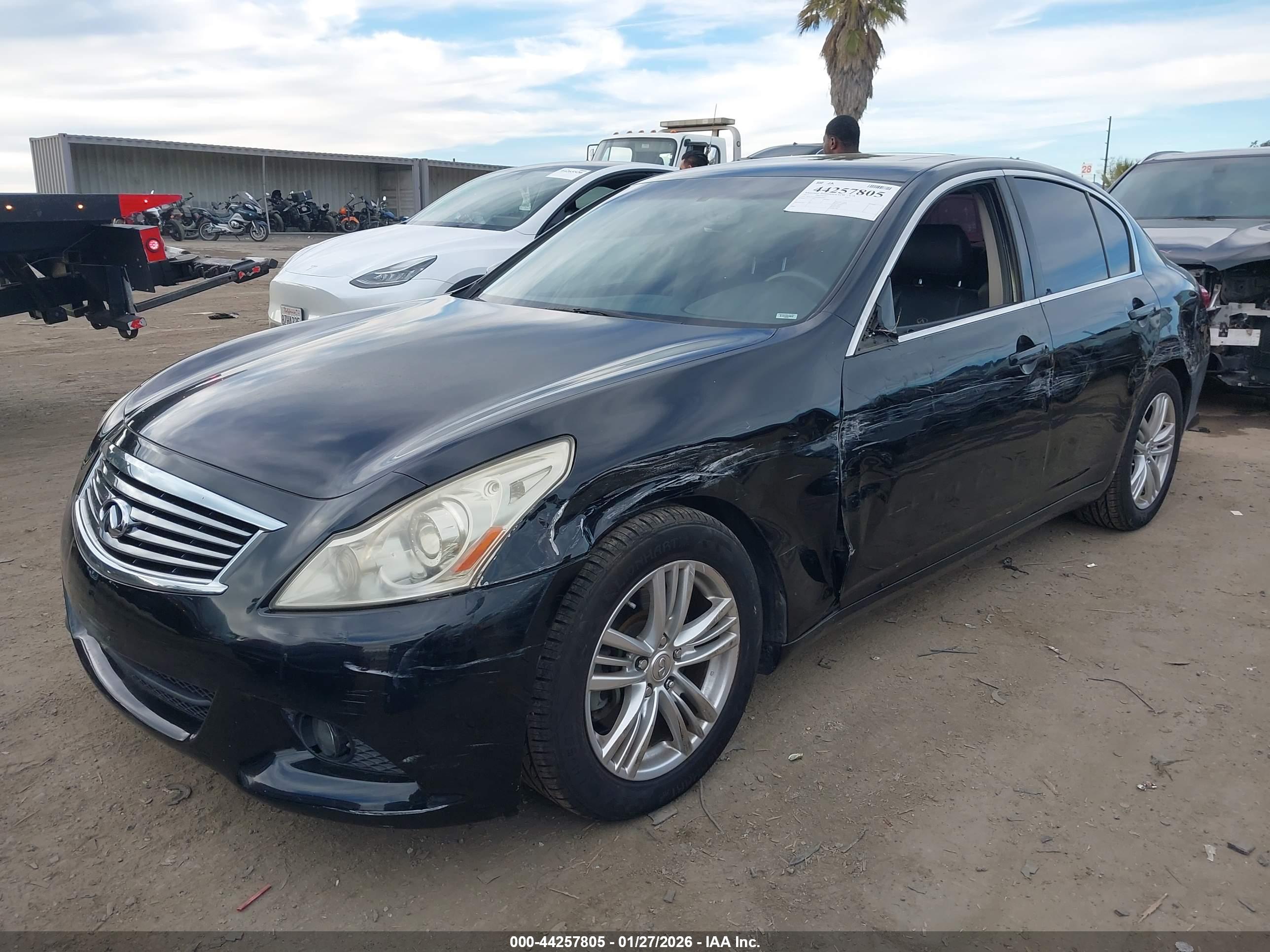 INFINITI G37 image 2