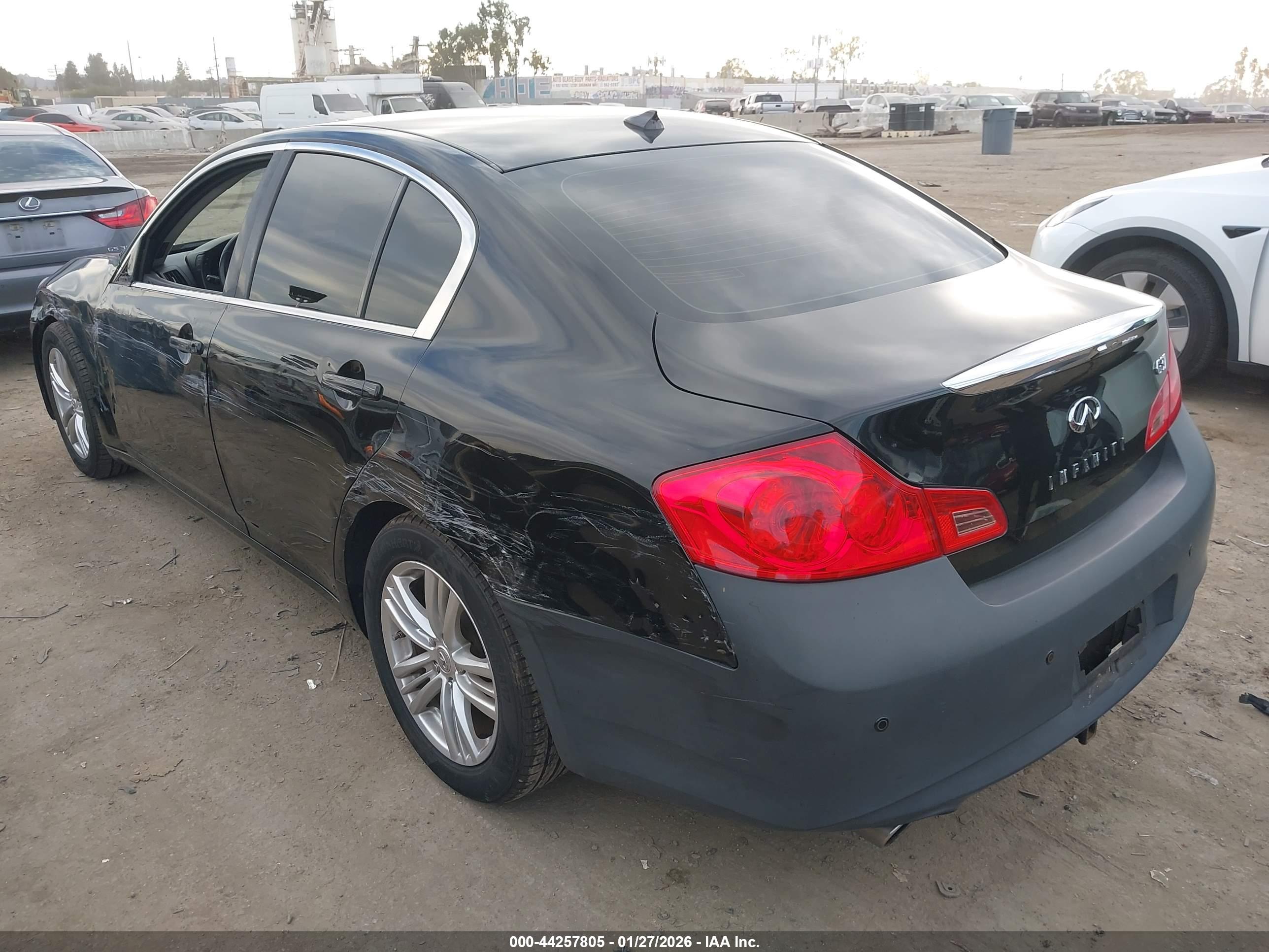 INFINITI G37 image 3