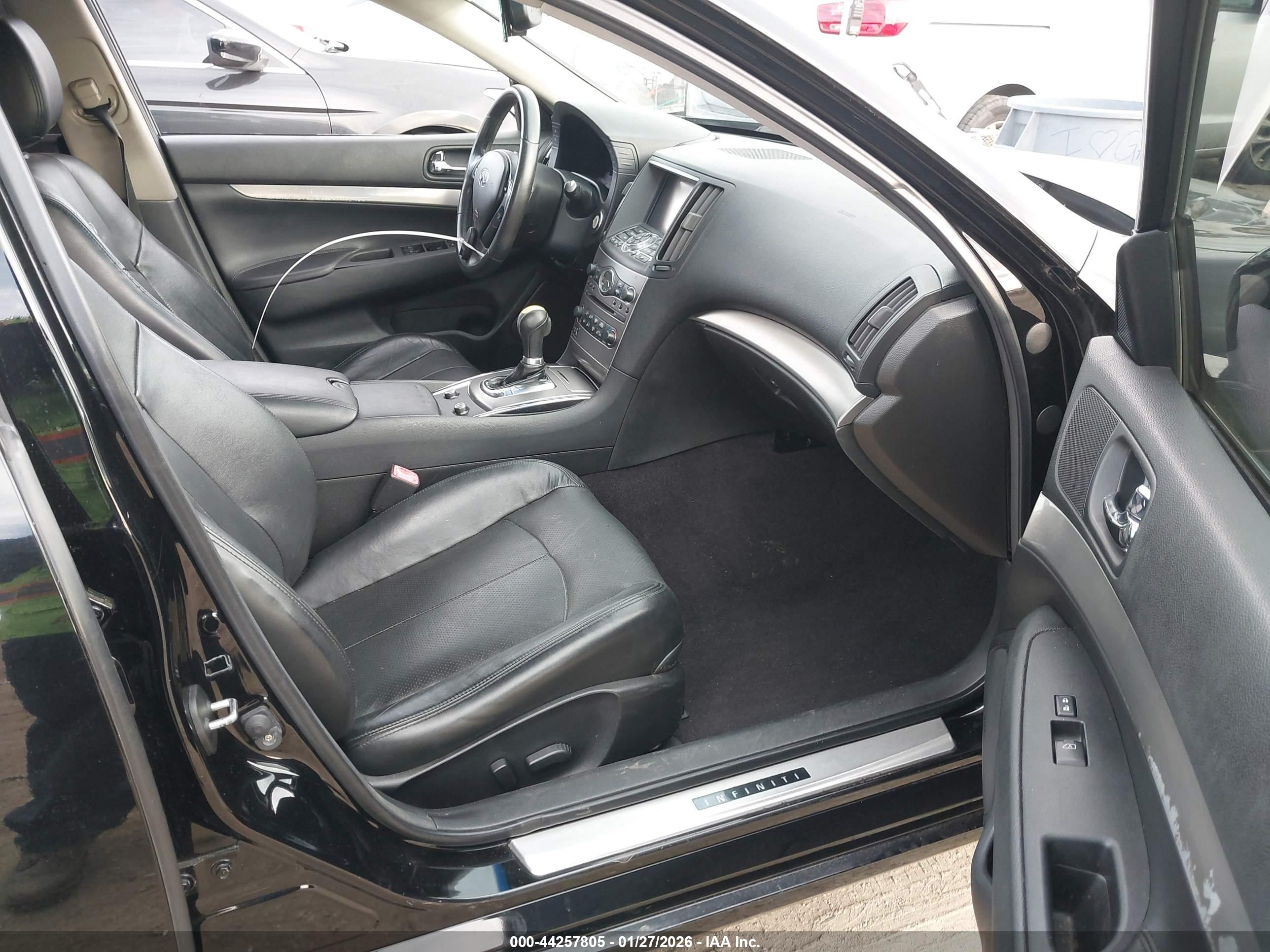 INFINITI G37 image 5