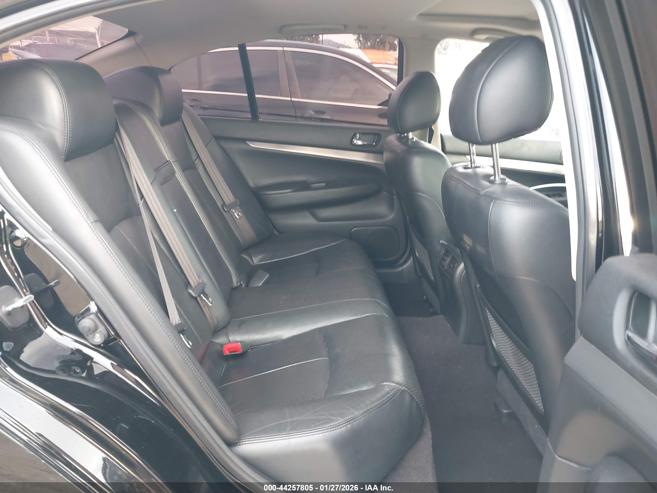 INFINITI G37 image 8