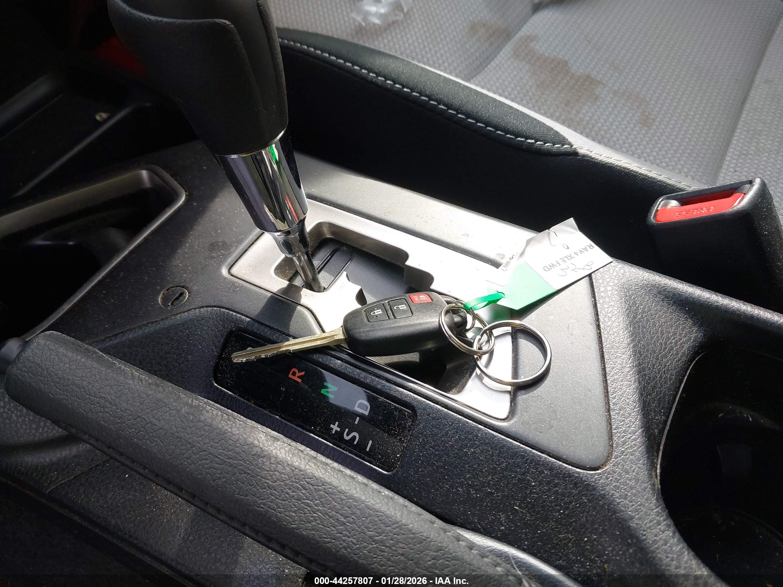 TOYOTA RAV4 image 11