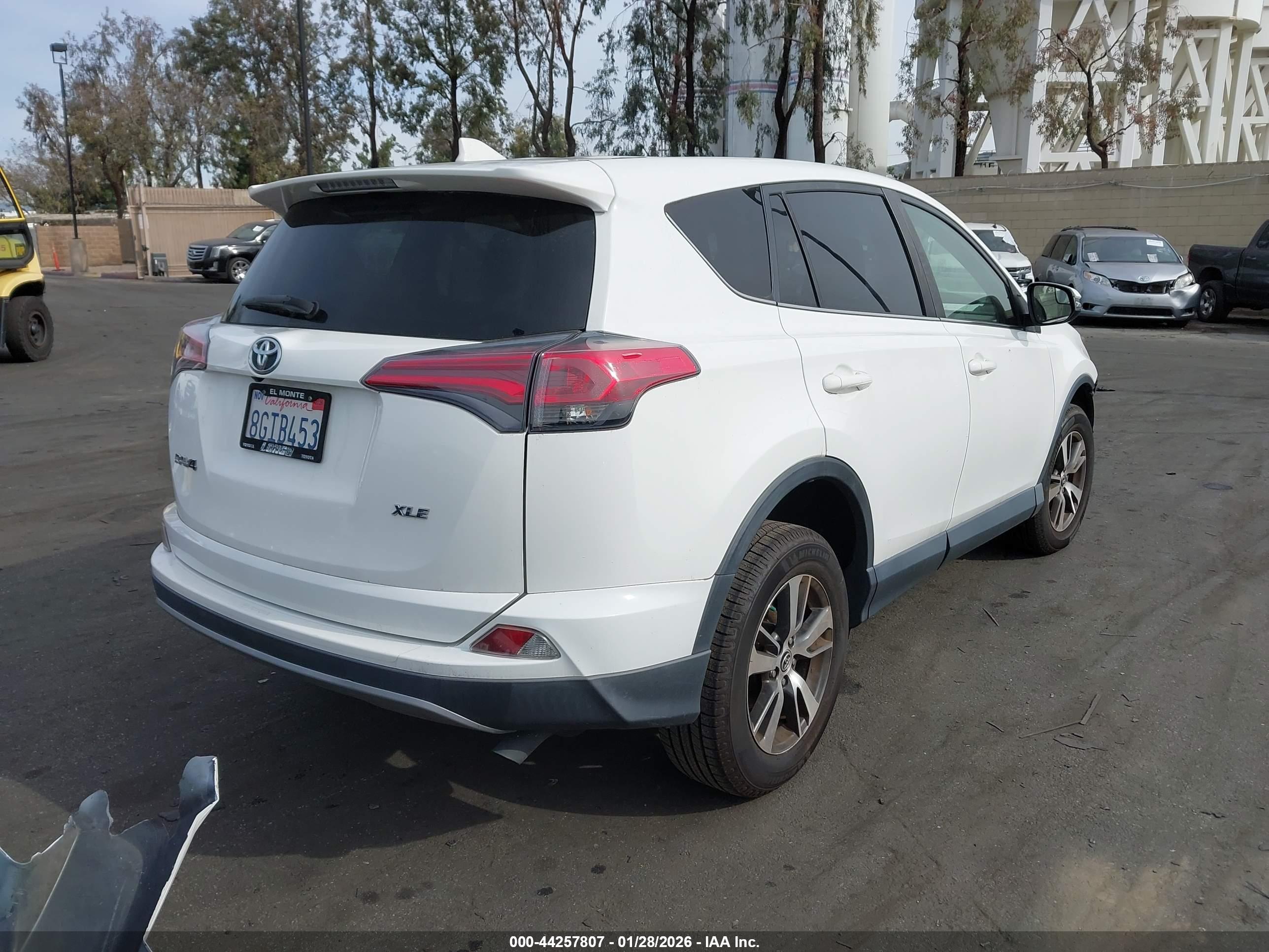 TOYOTA RAV4 image 4