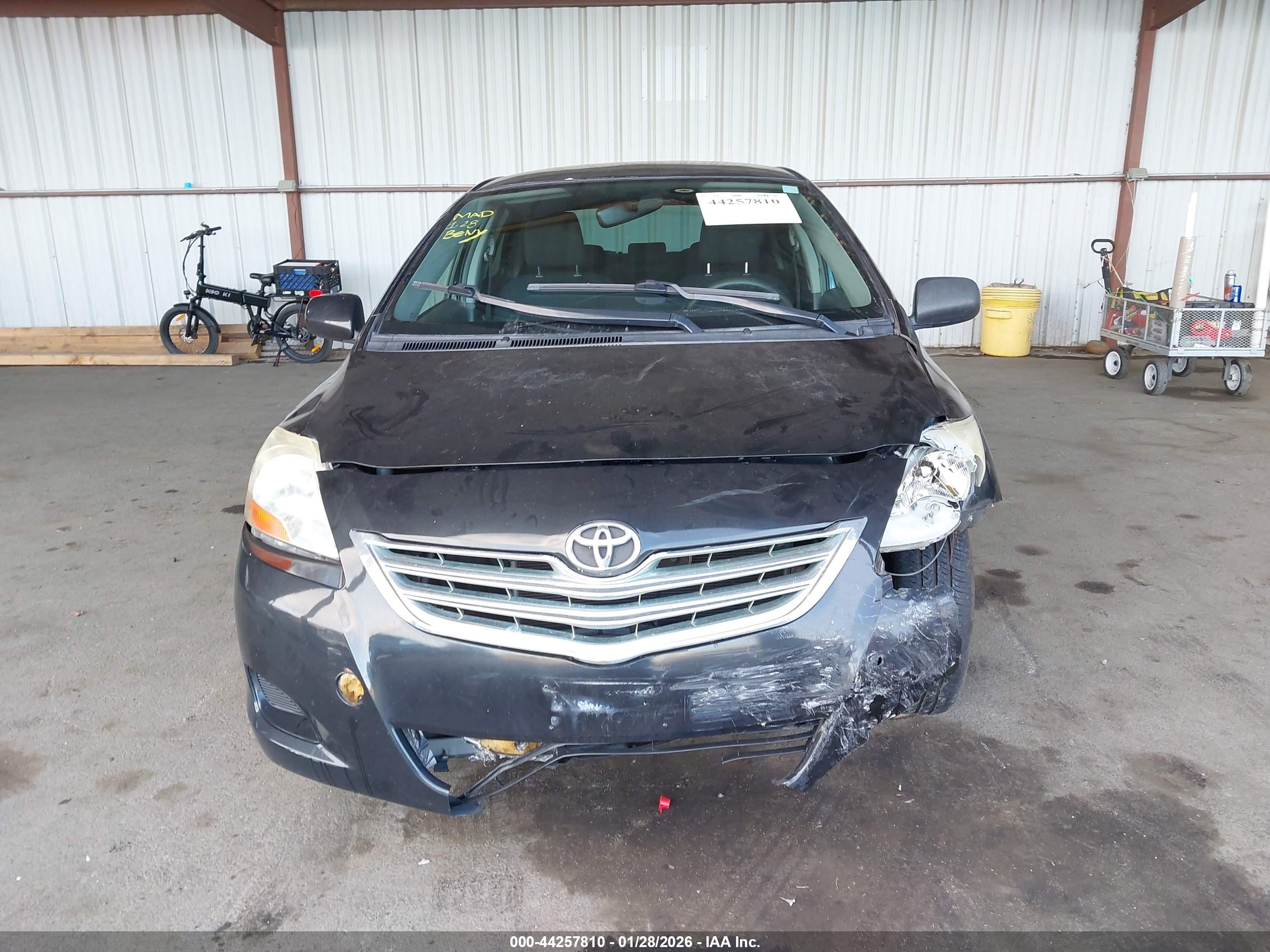 TOYOTA YARIS image 6