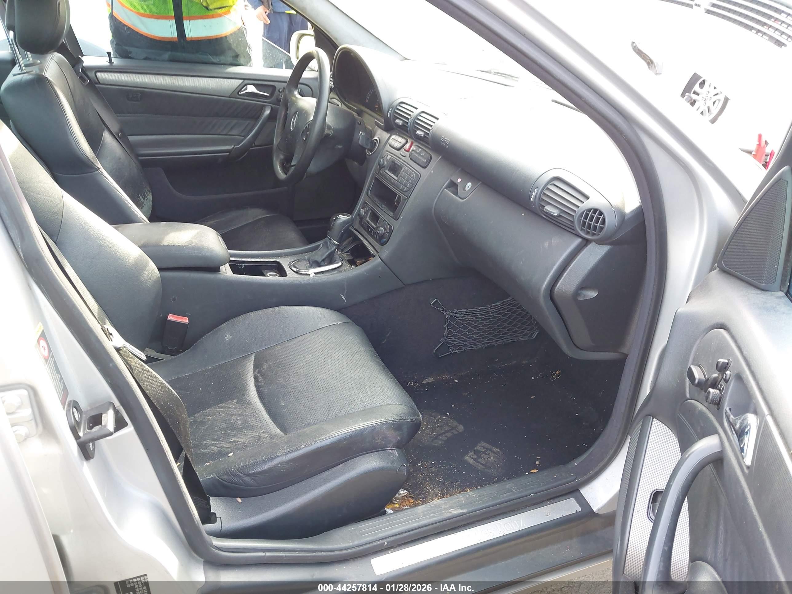 MERCEDES-BENZ C image 5