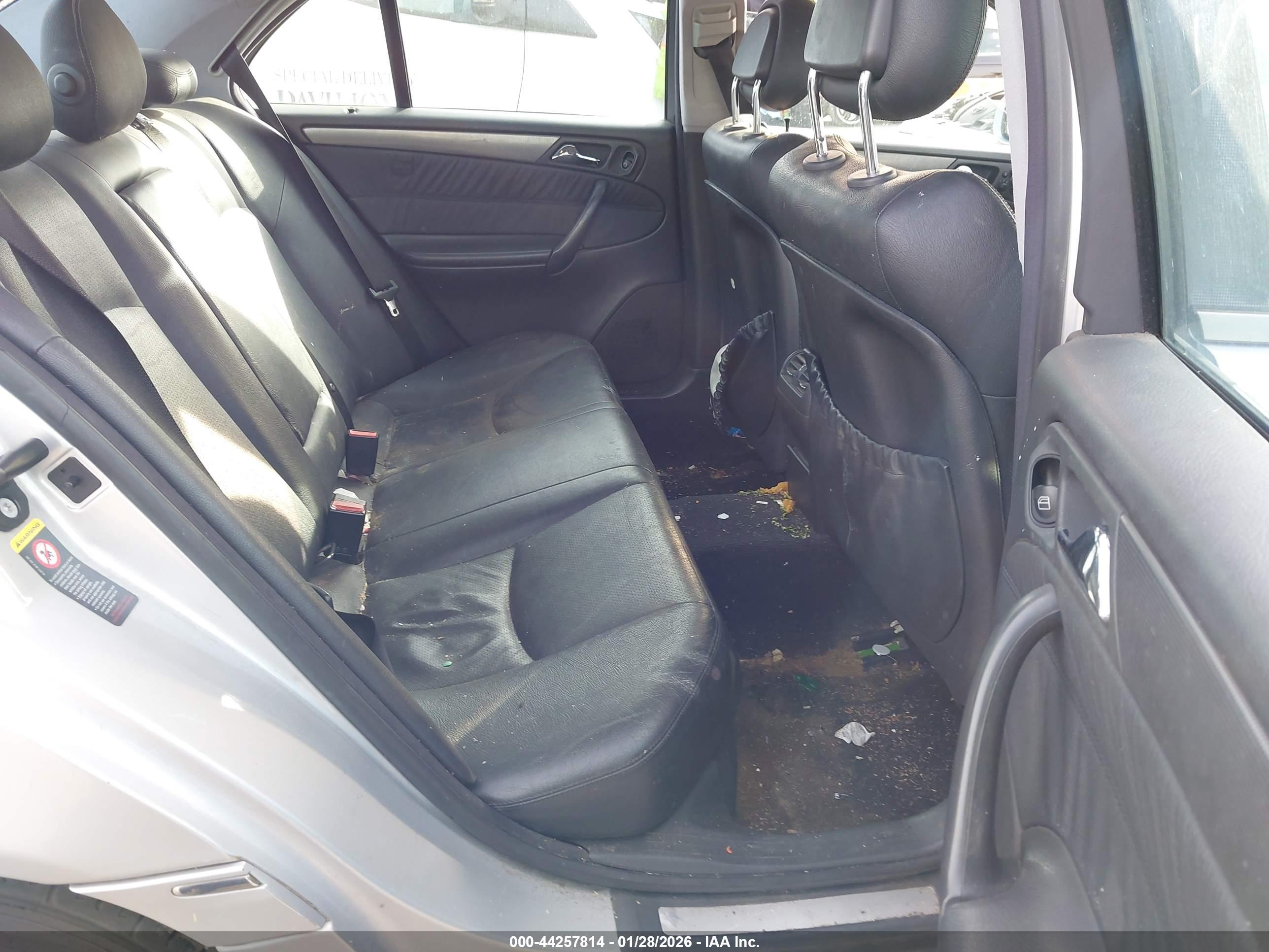 MERCEDES-BENZ C image 8