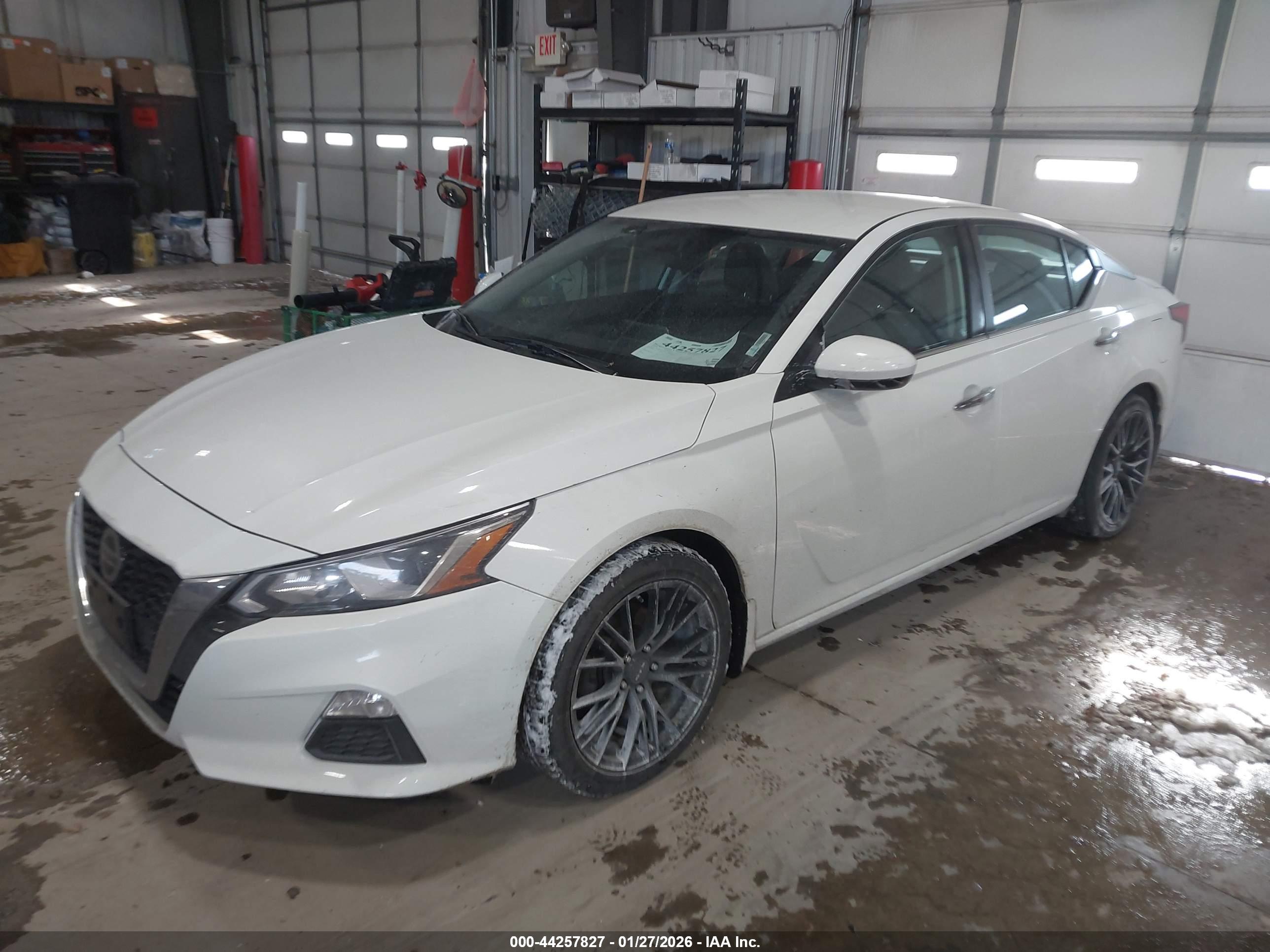 NISSAN ALTIMA image 2