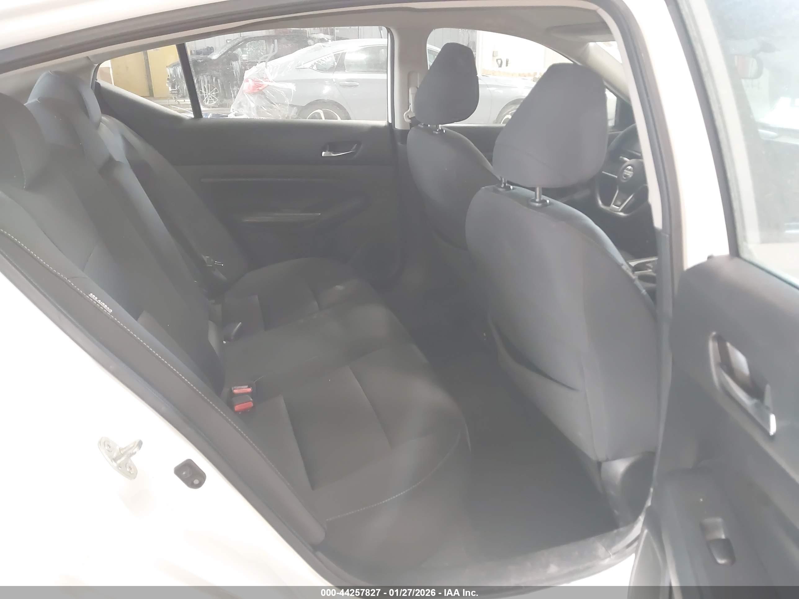 NISSAN ALTIMA image 8