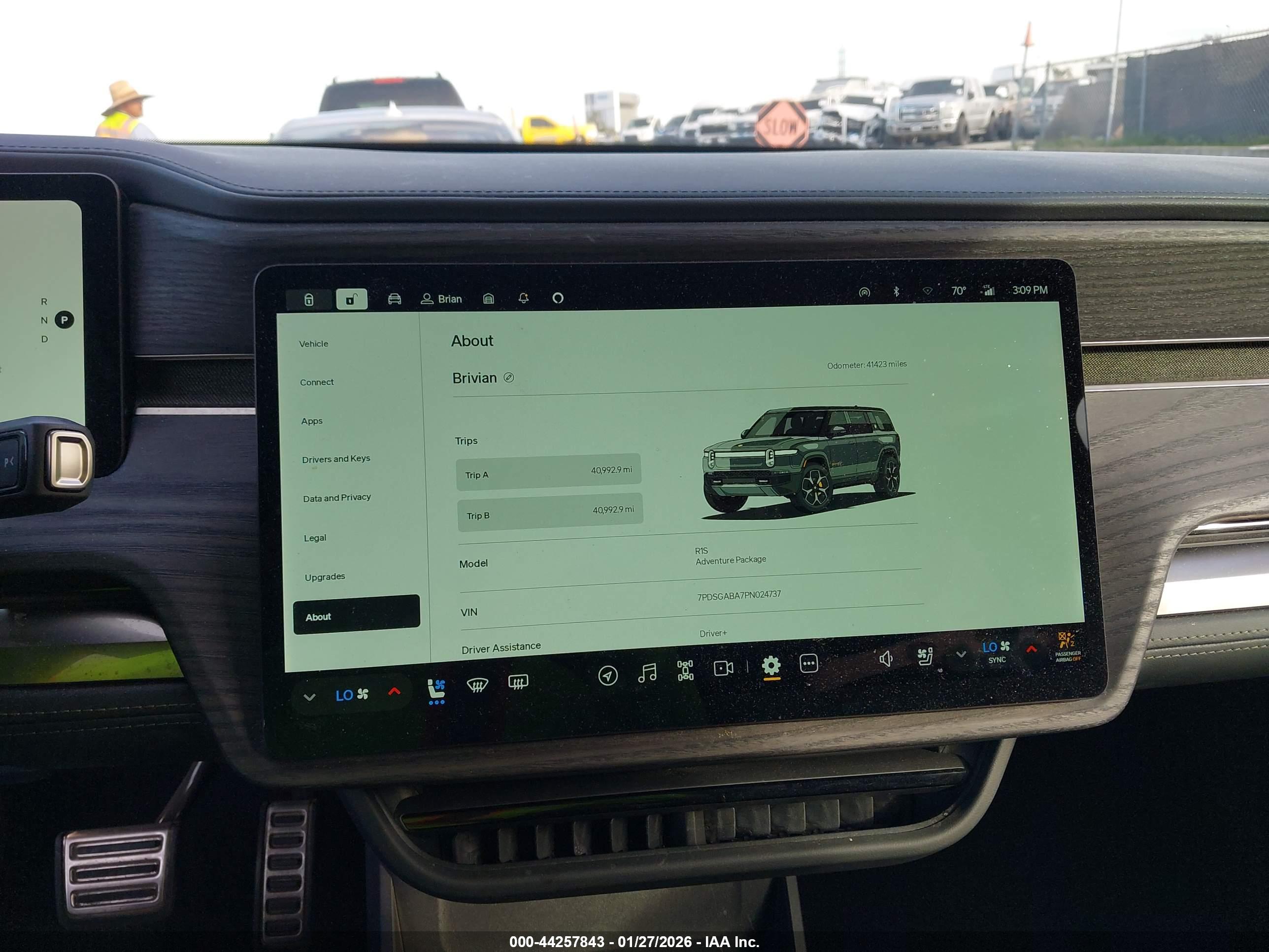 RIVIAN R1S image 7