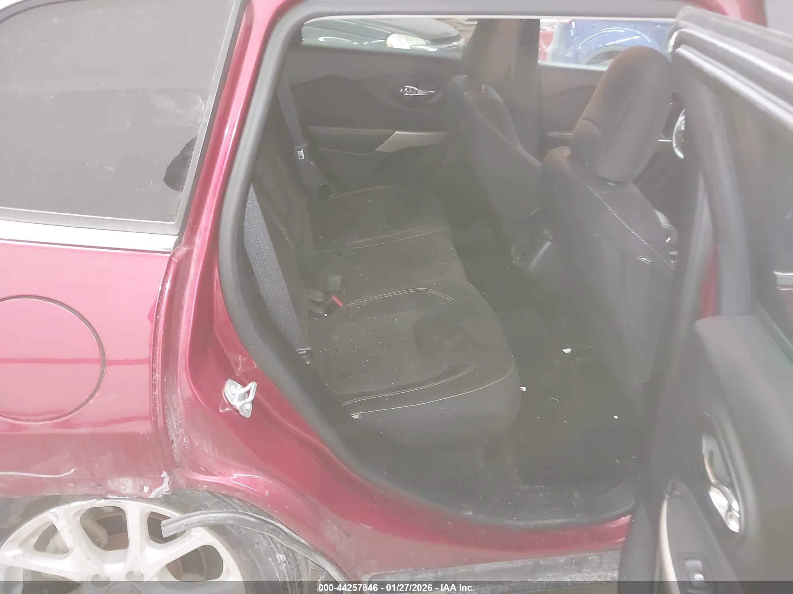 JEEP CHEROKEE image 8