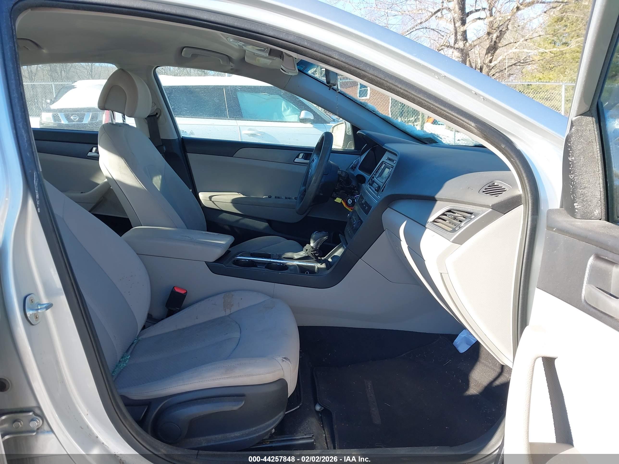 HYUNDAI SONATA image 5