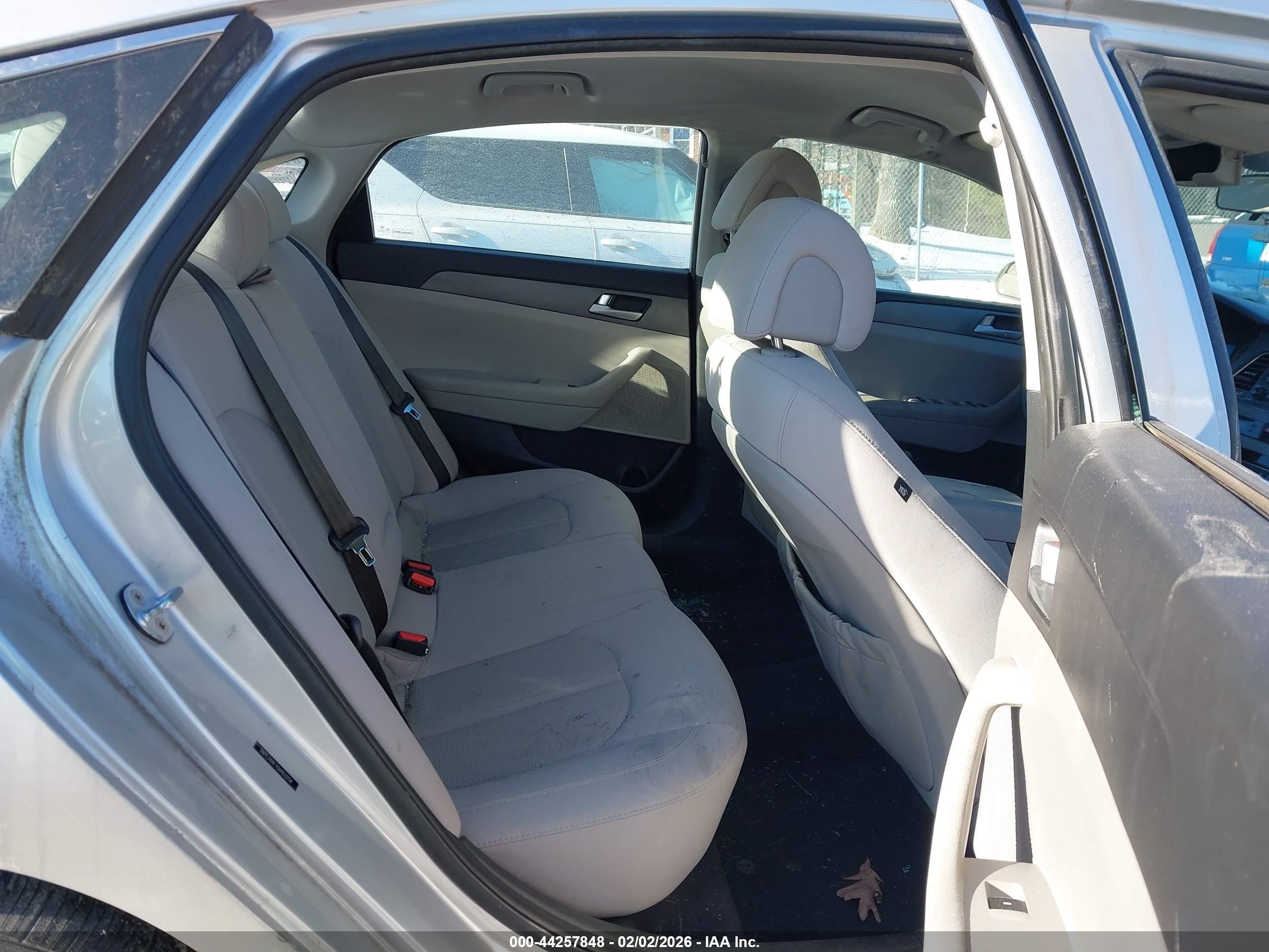 HYUNDAI SONATA image 8