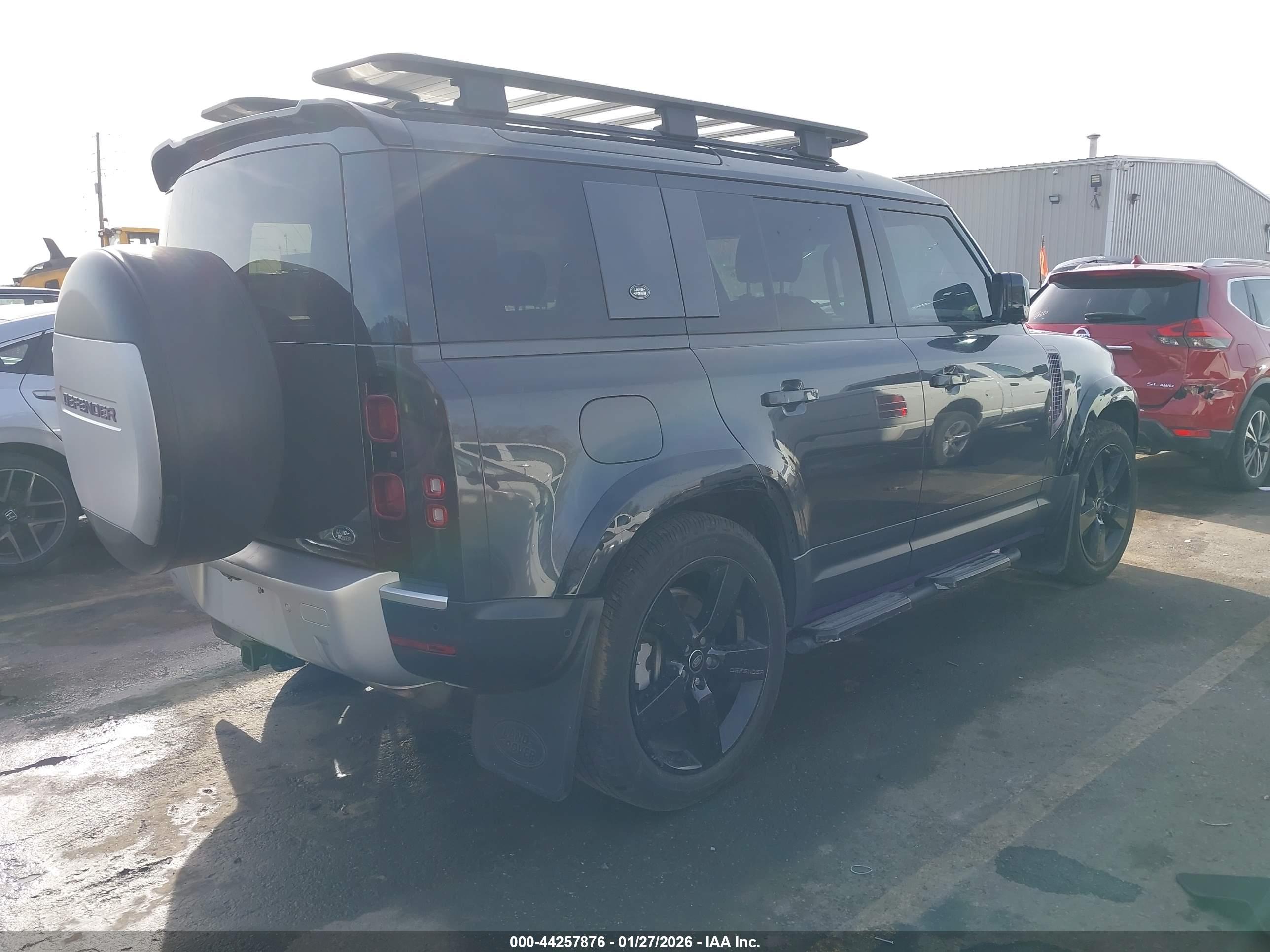 LAND ROVER image 4
