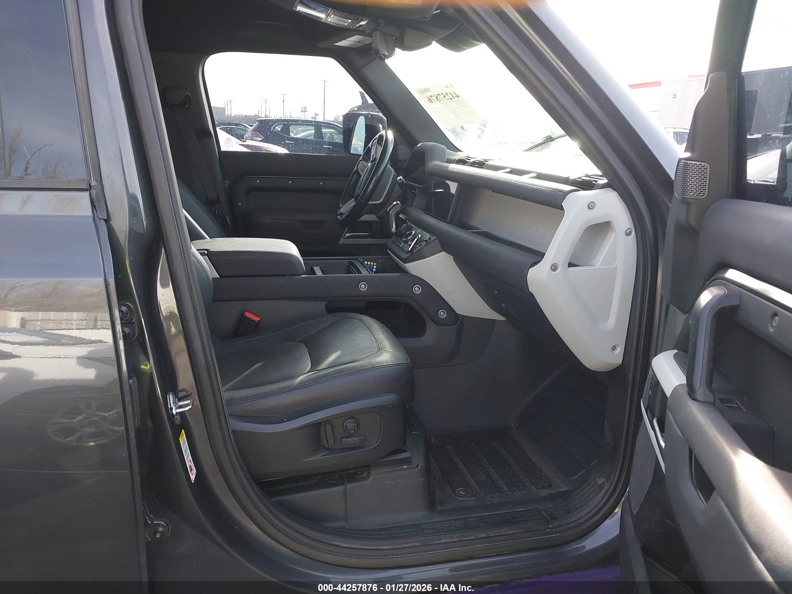 LAND ROVER image 5