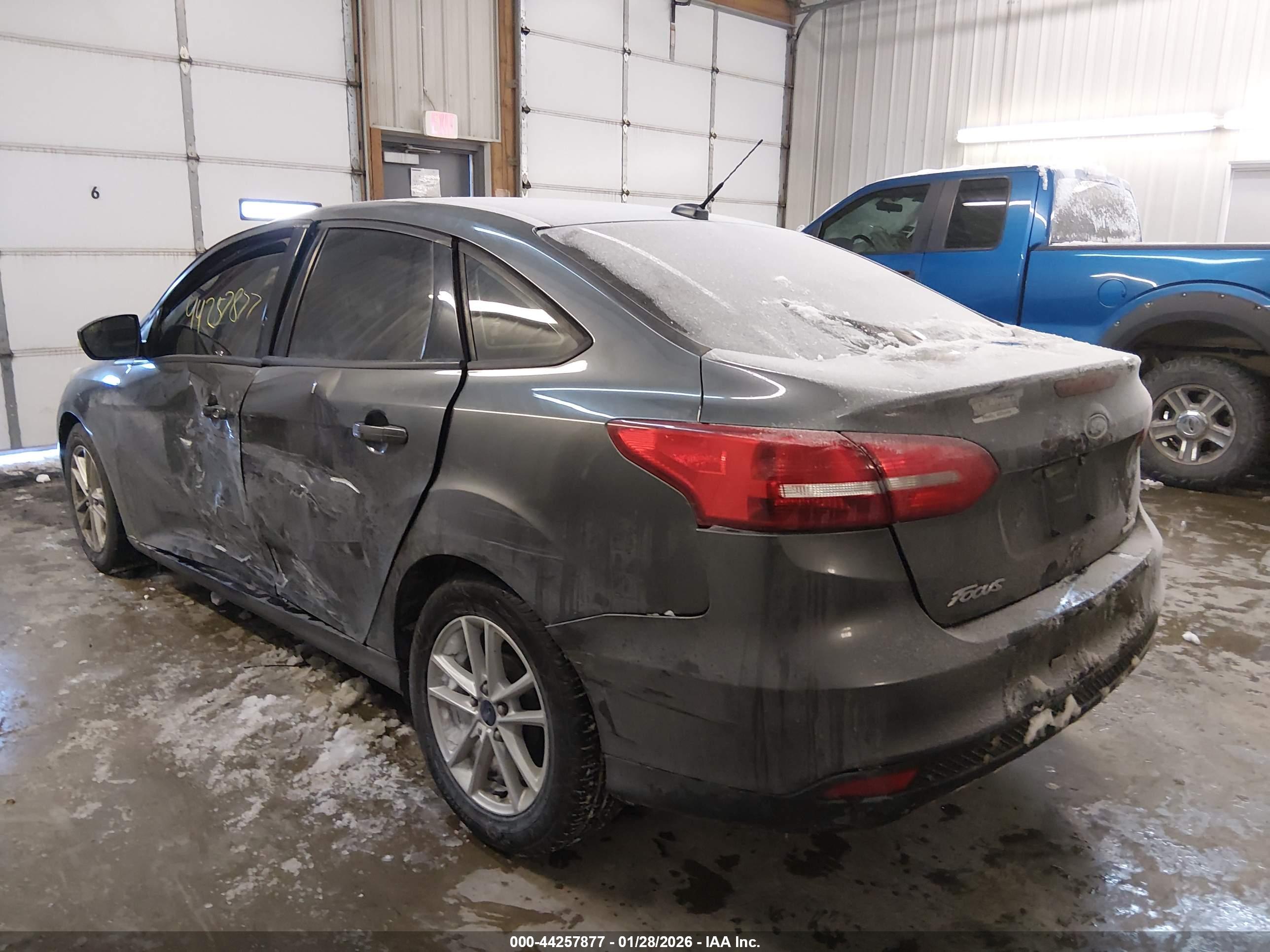 FORD FOCUS image 3