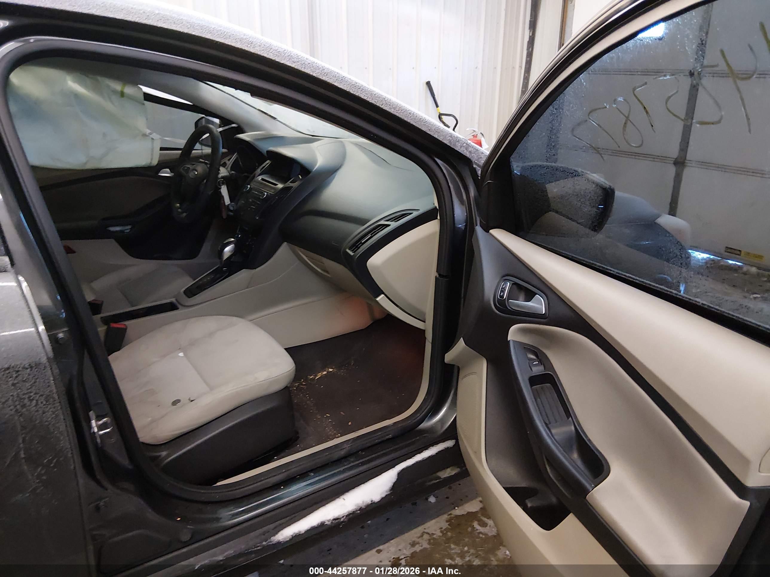 FORD FOCUS image 5