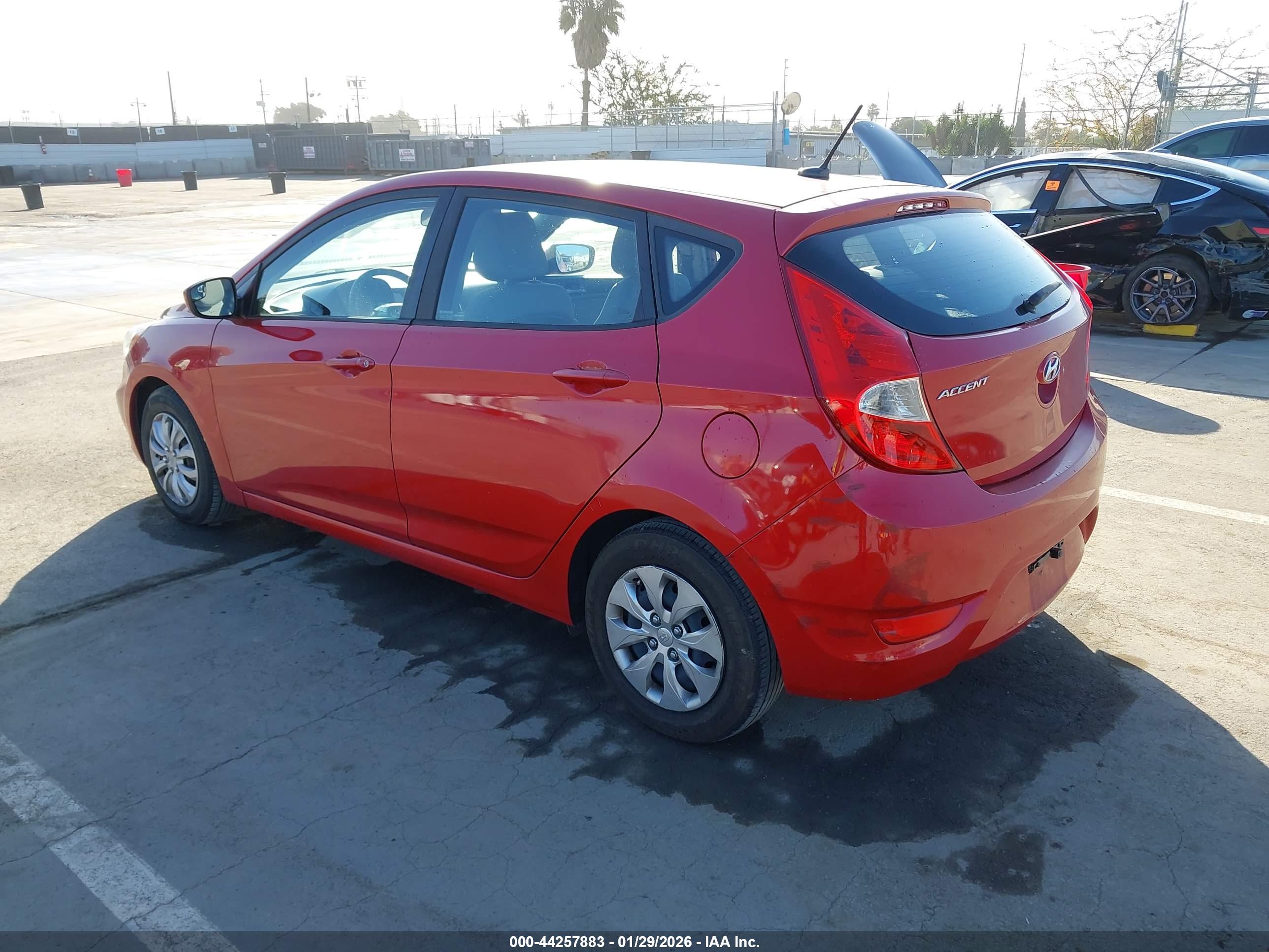 HYUNDAI ACCENT image 3