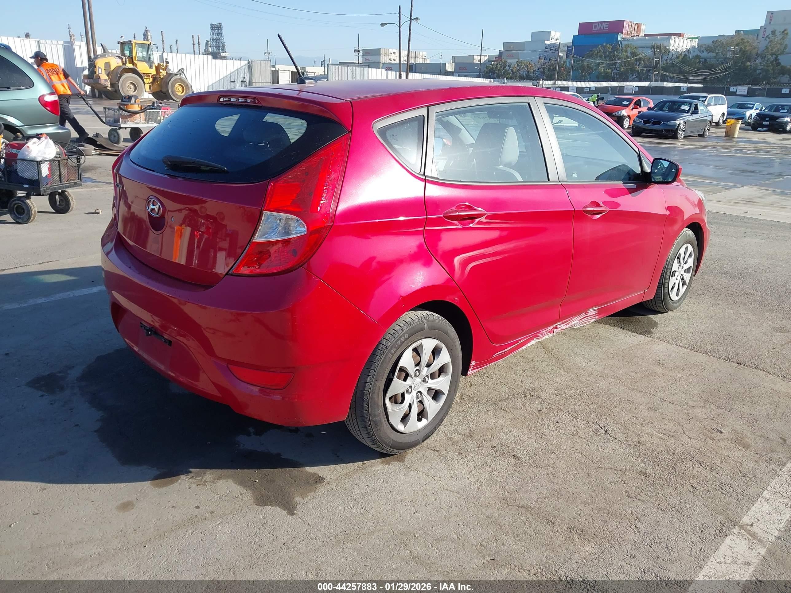 HYUNDAI ACCENT image 4