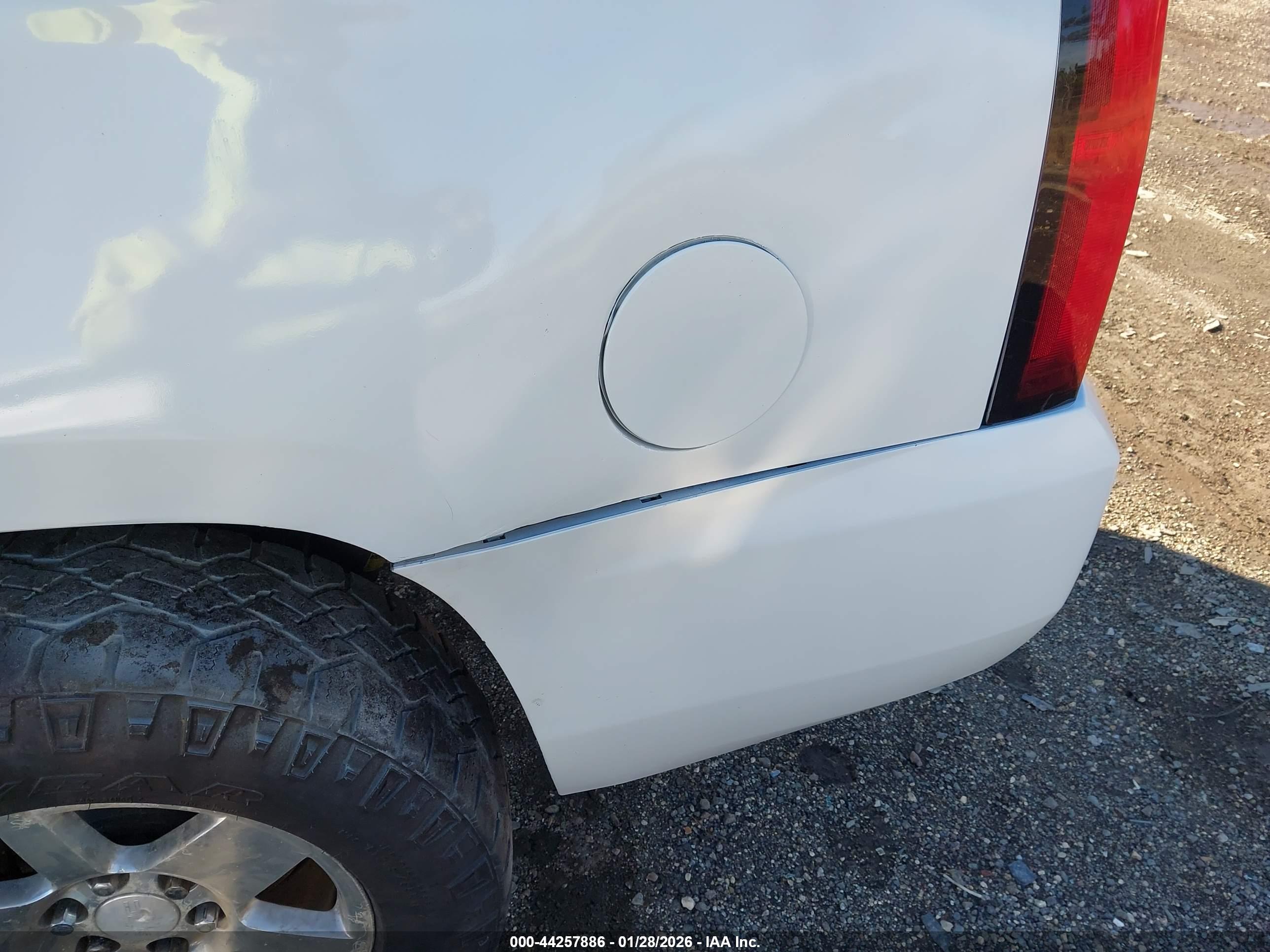 CHEVROLET TAHOE image 6