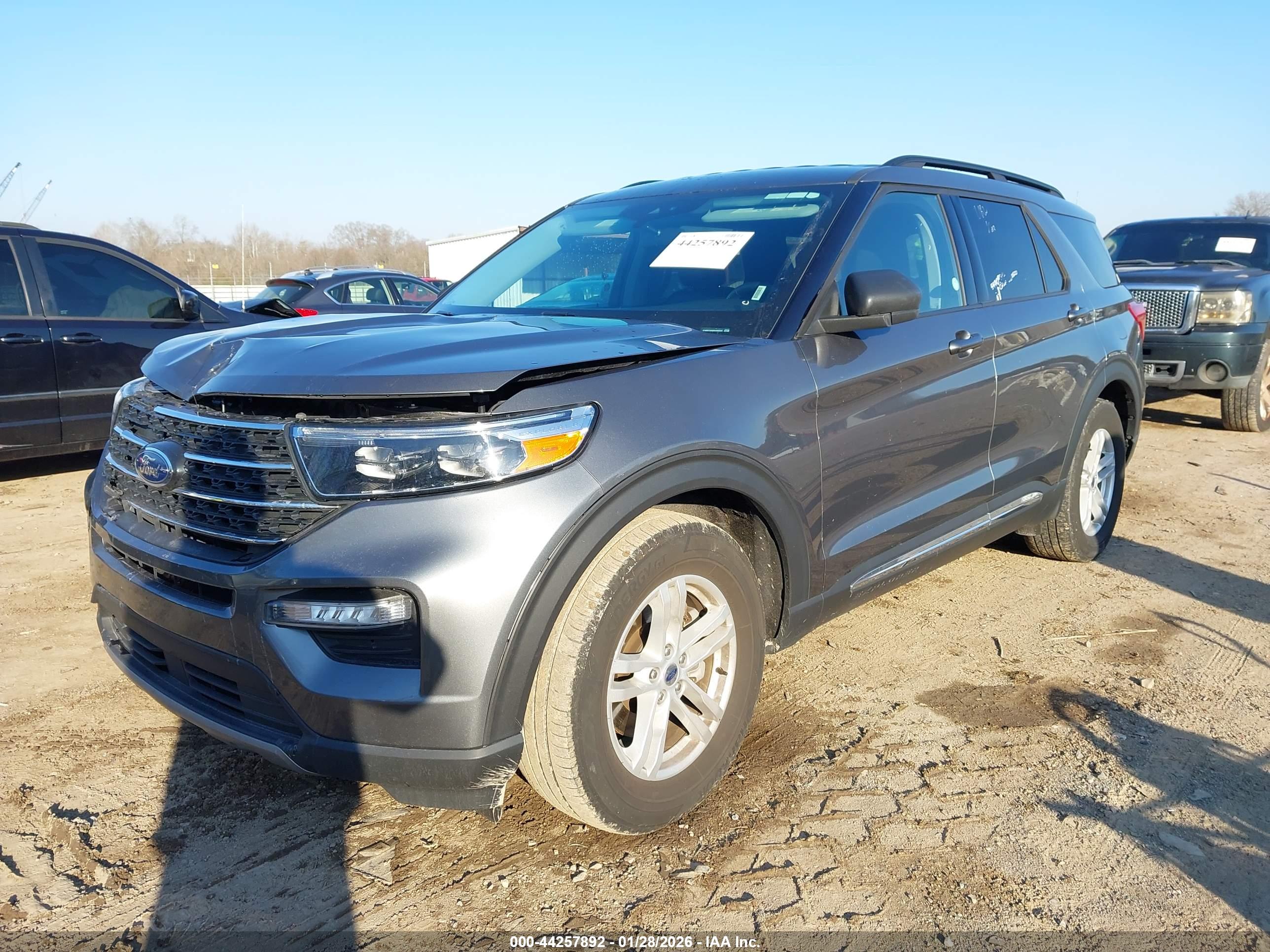 FORD EXPLORER image 2