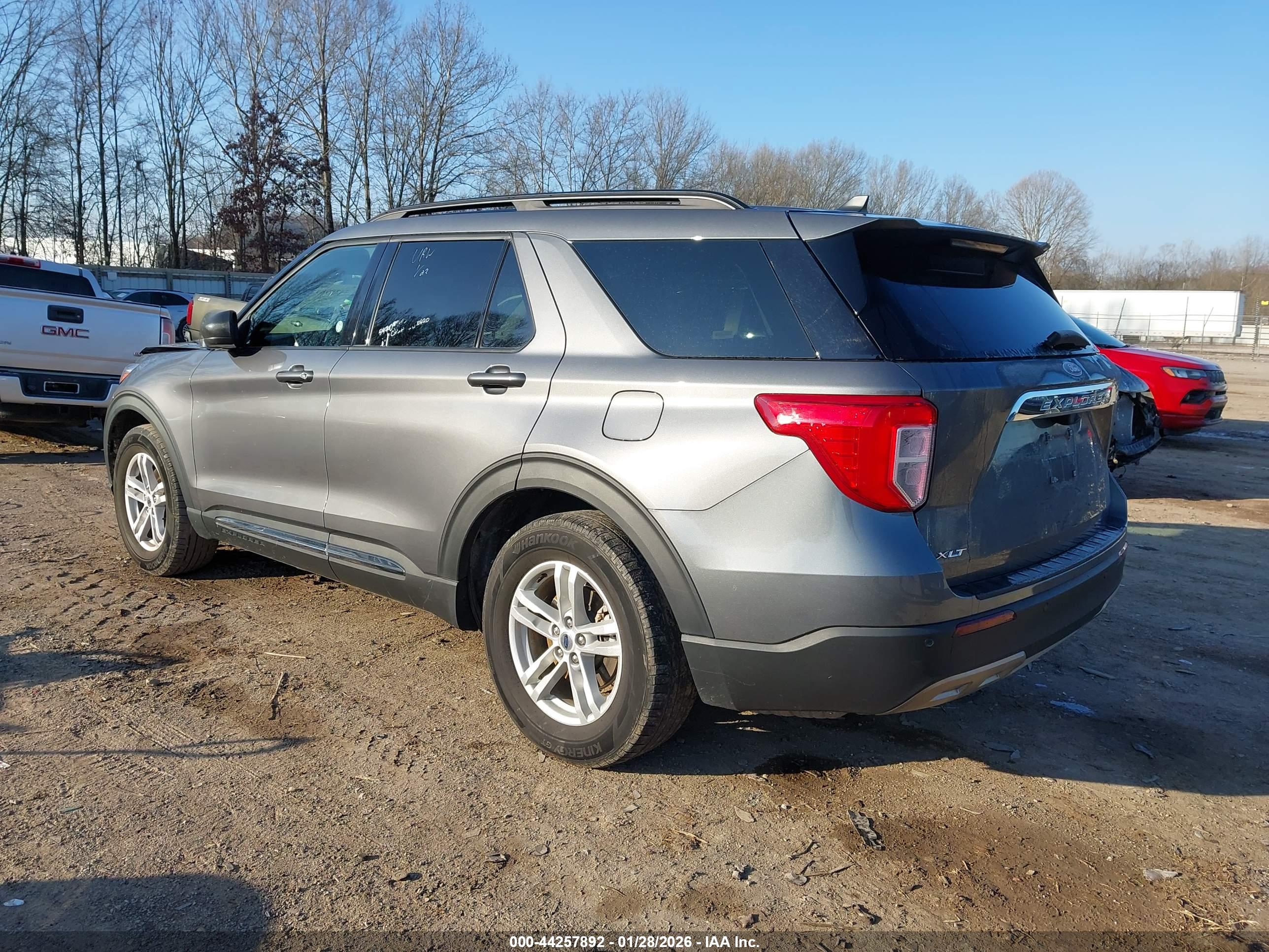FORD EXPLORER image 3