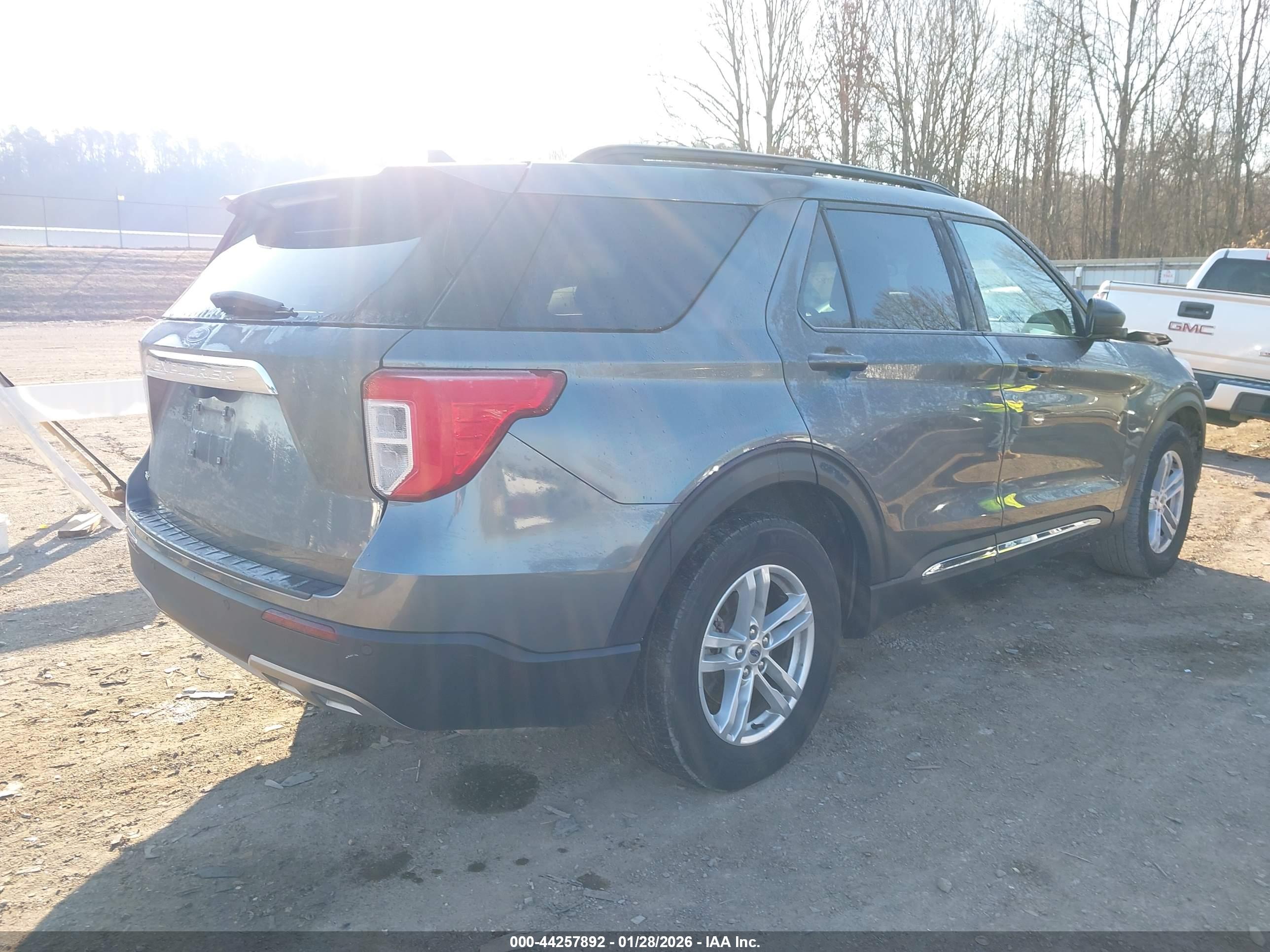 FORD EXPLORER image 4