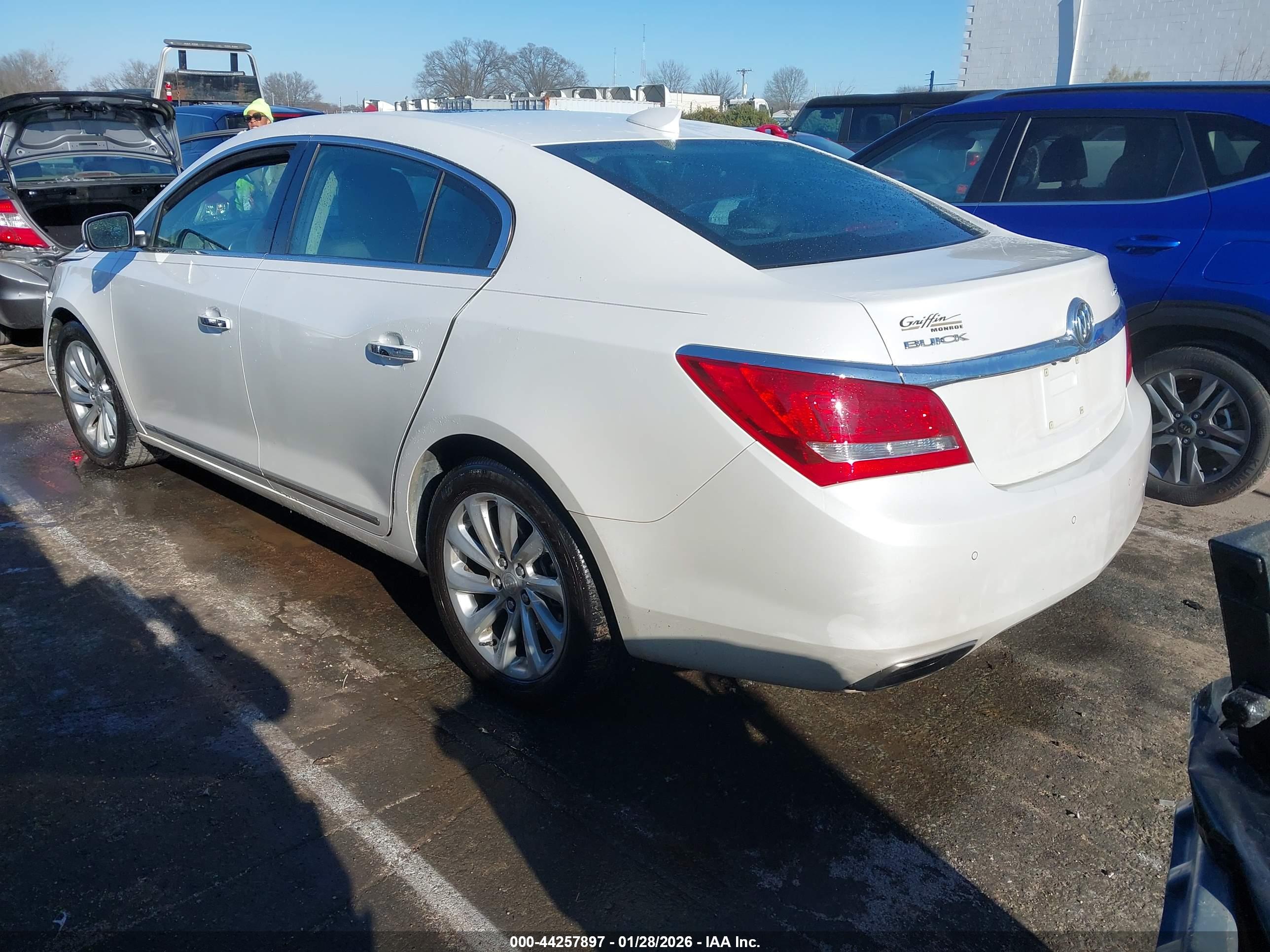 BUICK LACROSSE image 3