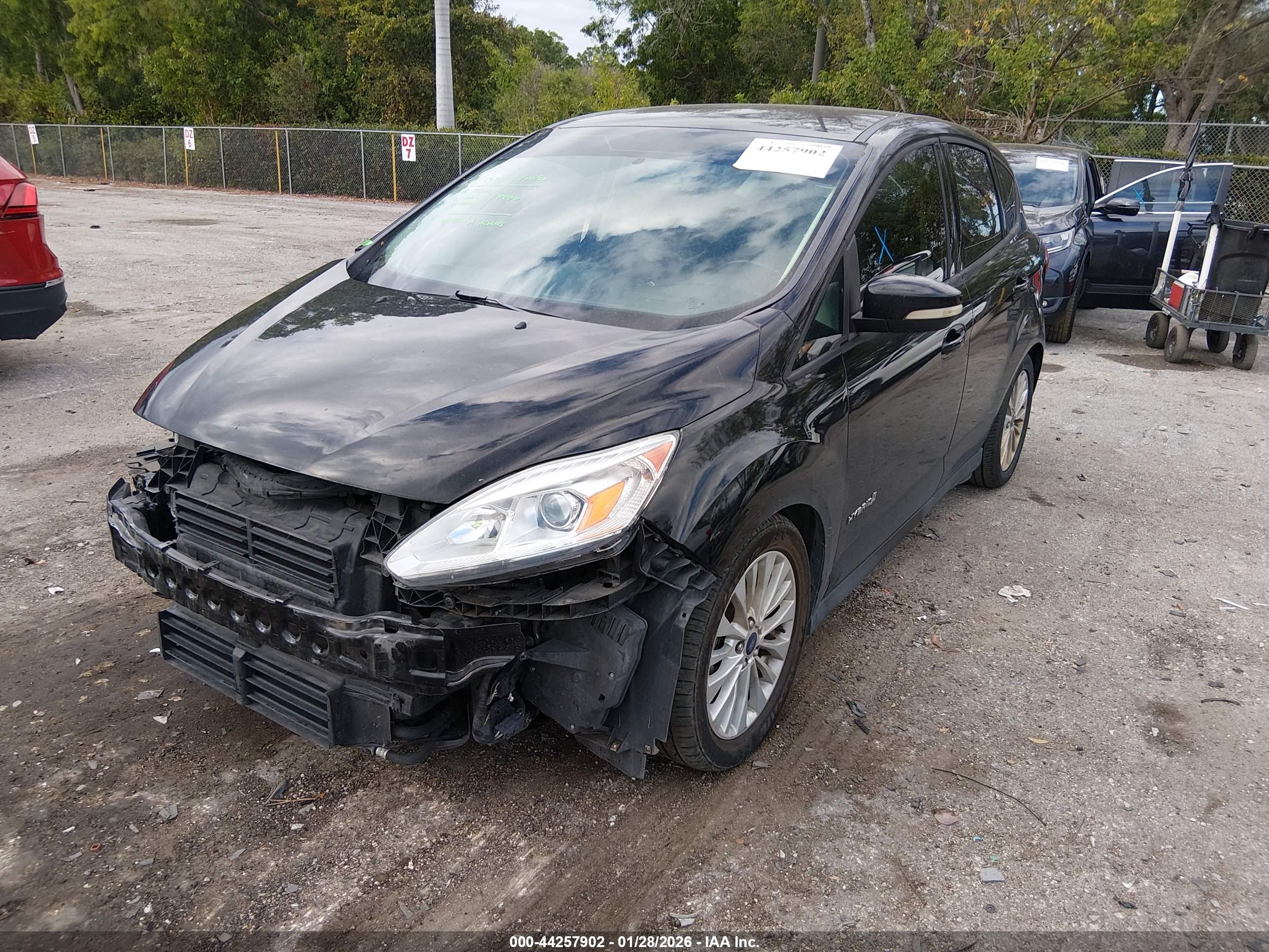 FORD C-MAX image 2