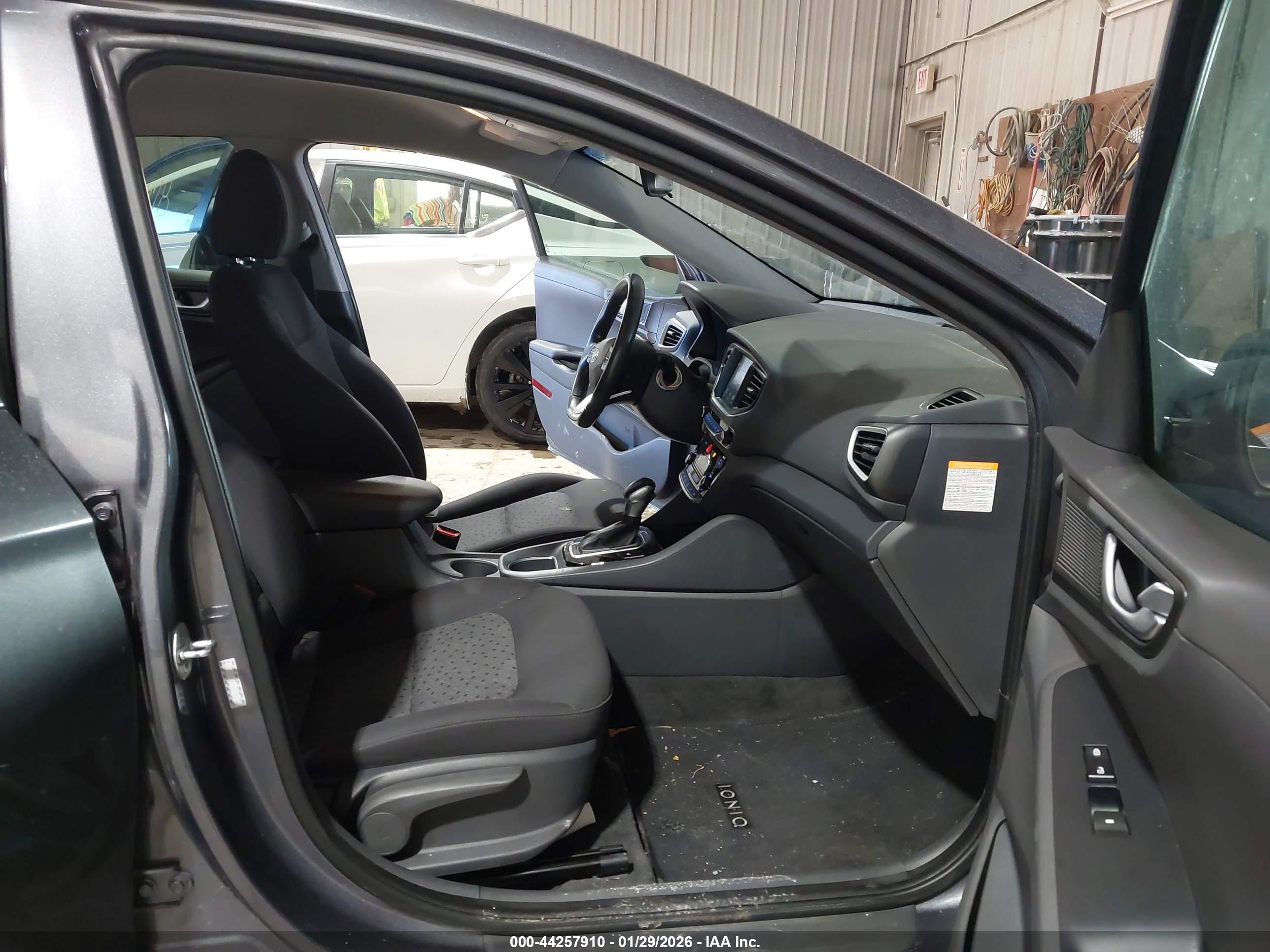 HYUNDAI IONIQ image 5