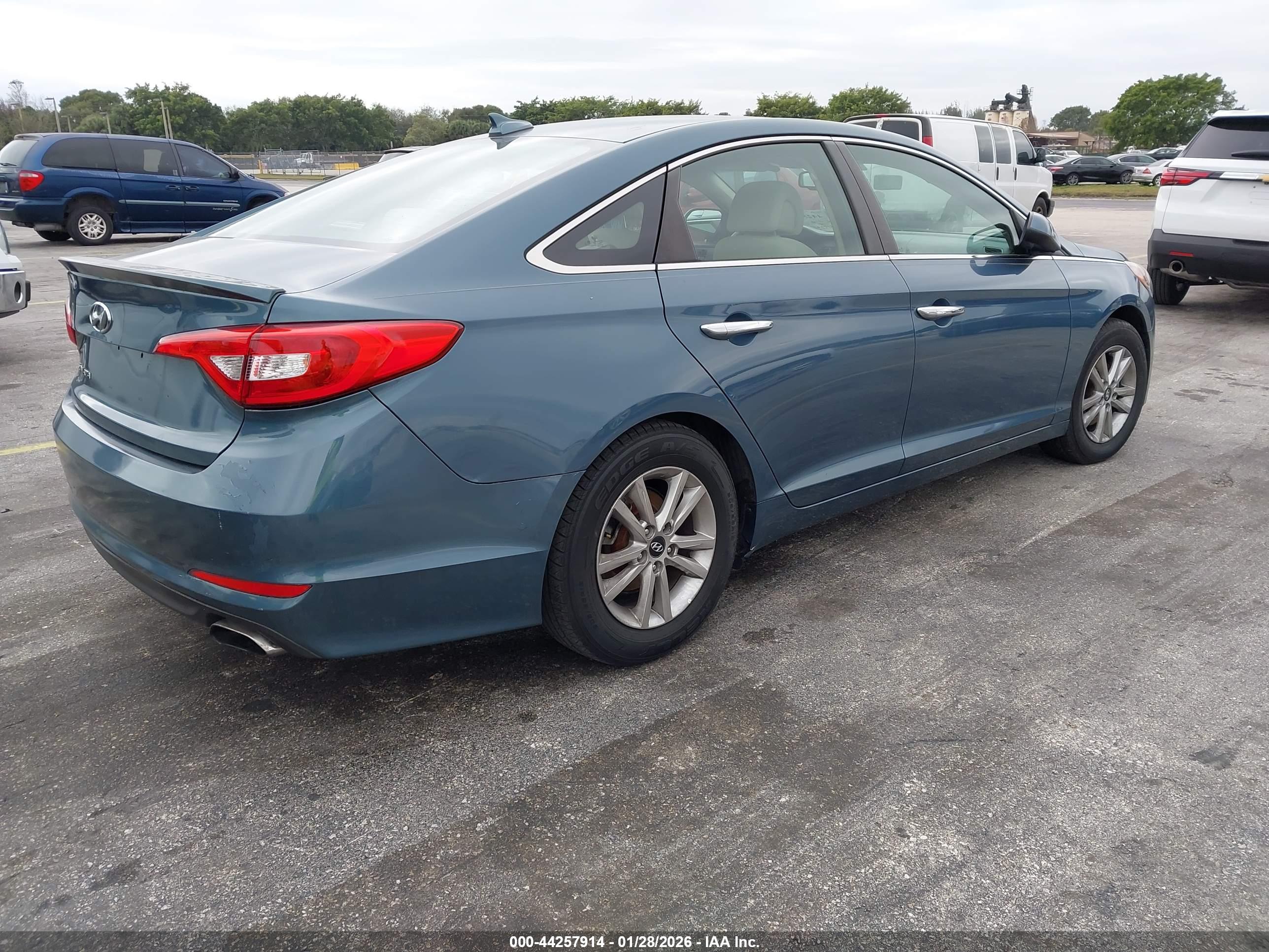 HYUNDAI SONATA image 4
