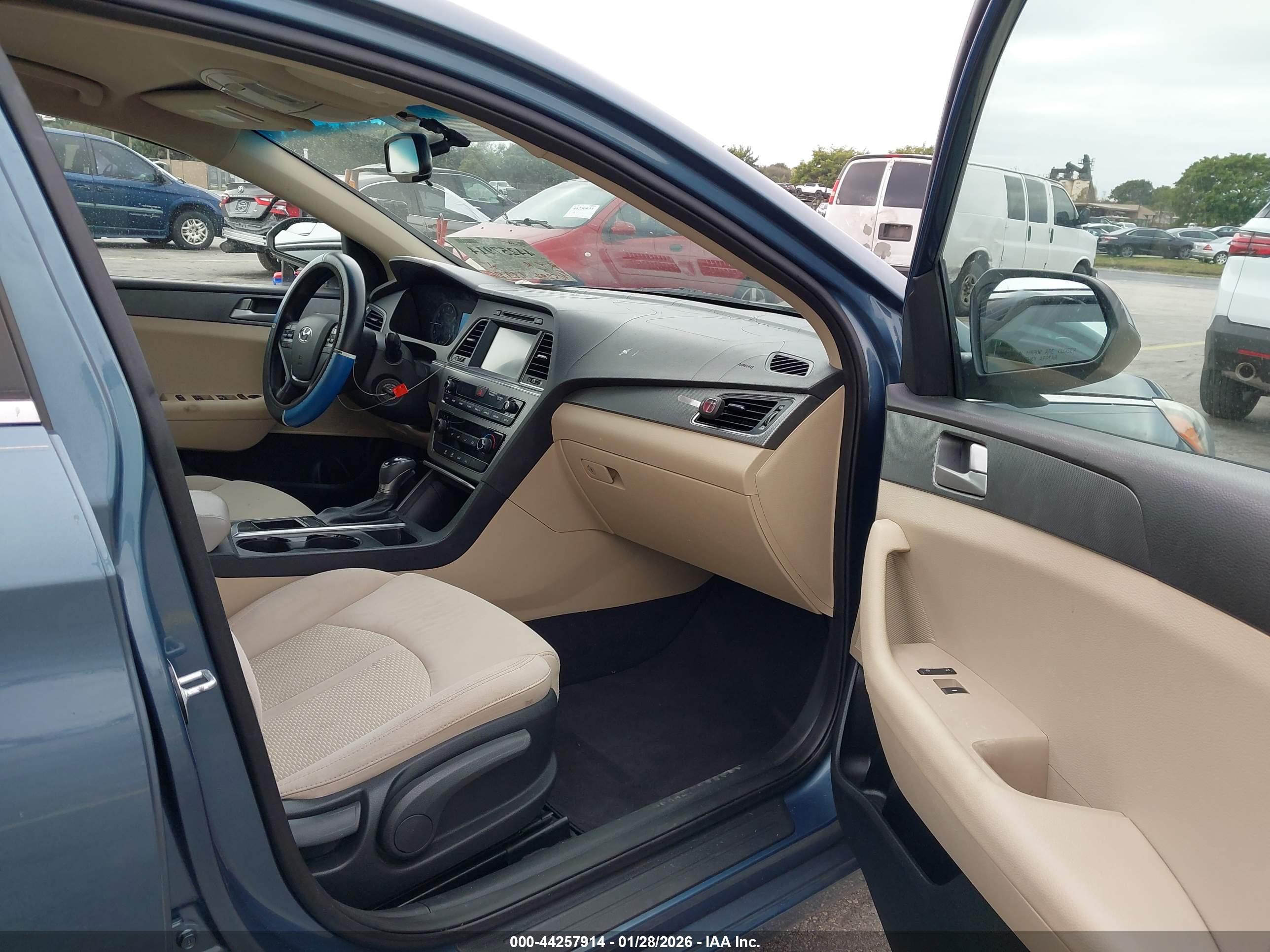 HYUNDAI SONATA image 5