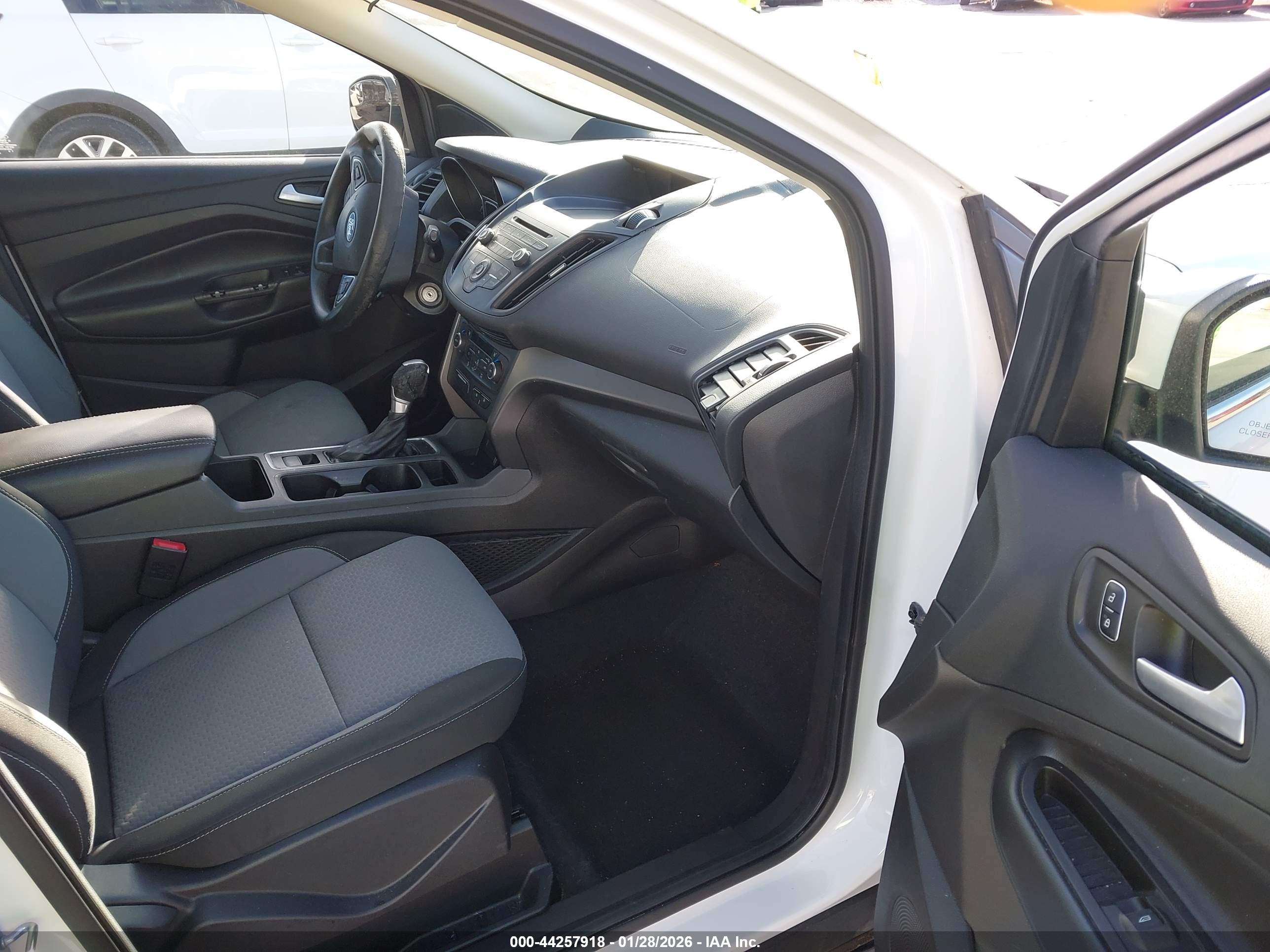 FORD ESCAPE image 5