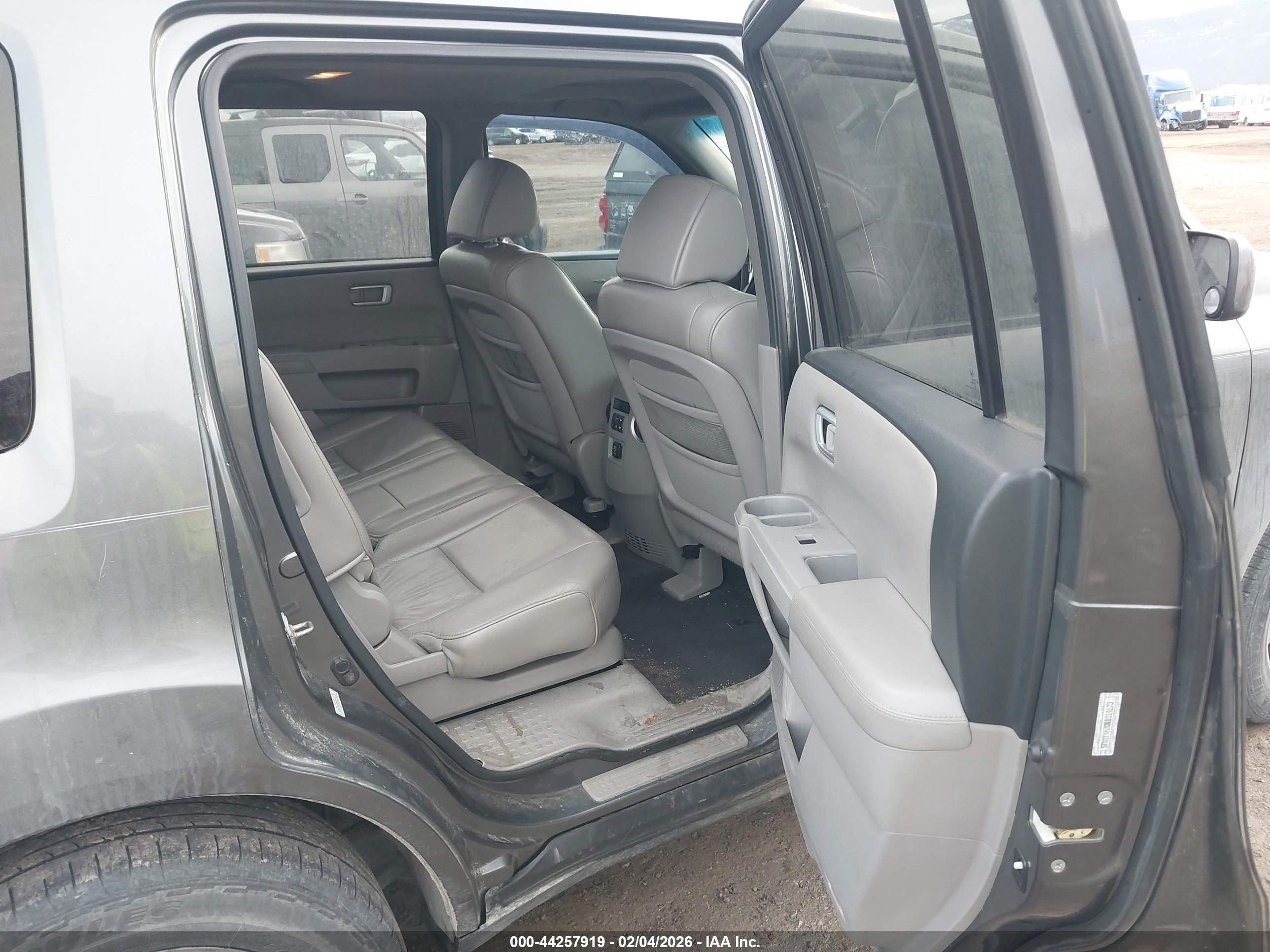 HONDA PILOT image 8