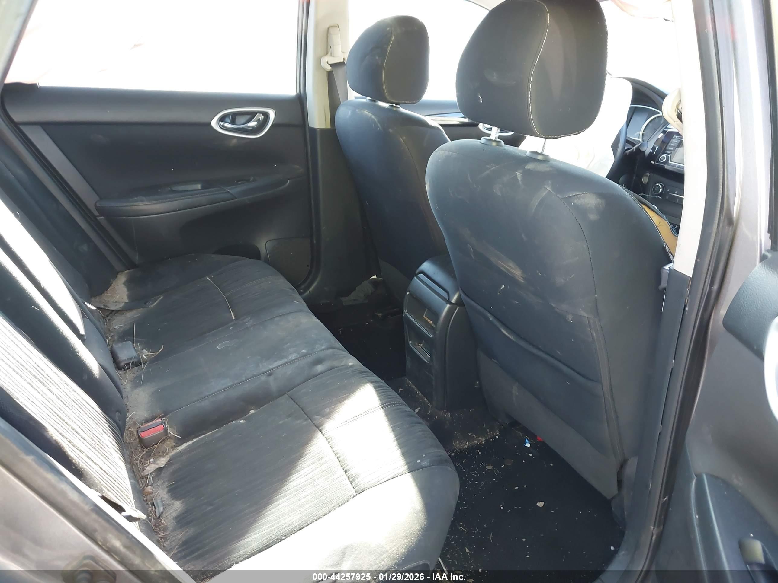 NISSAN SENTRA image 8