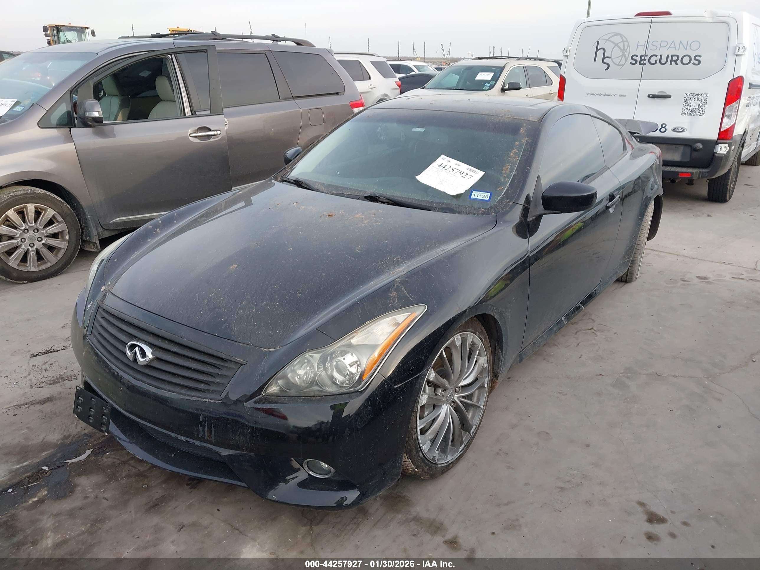 INFINITI G37 image 2