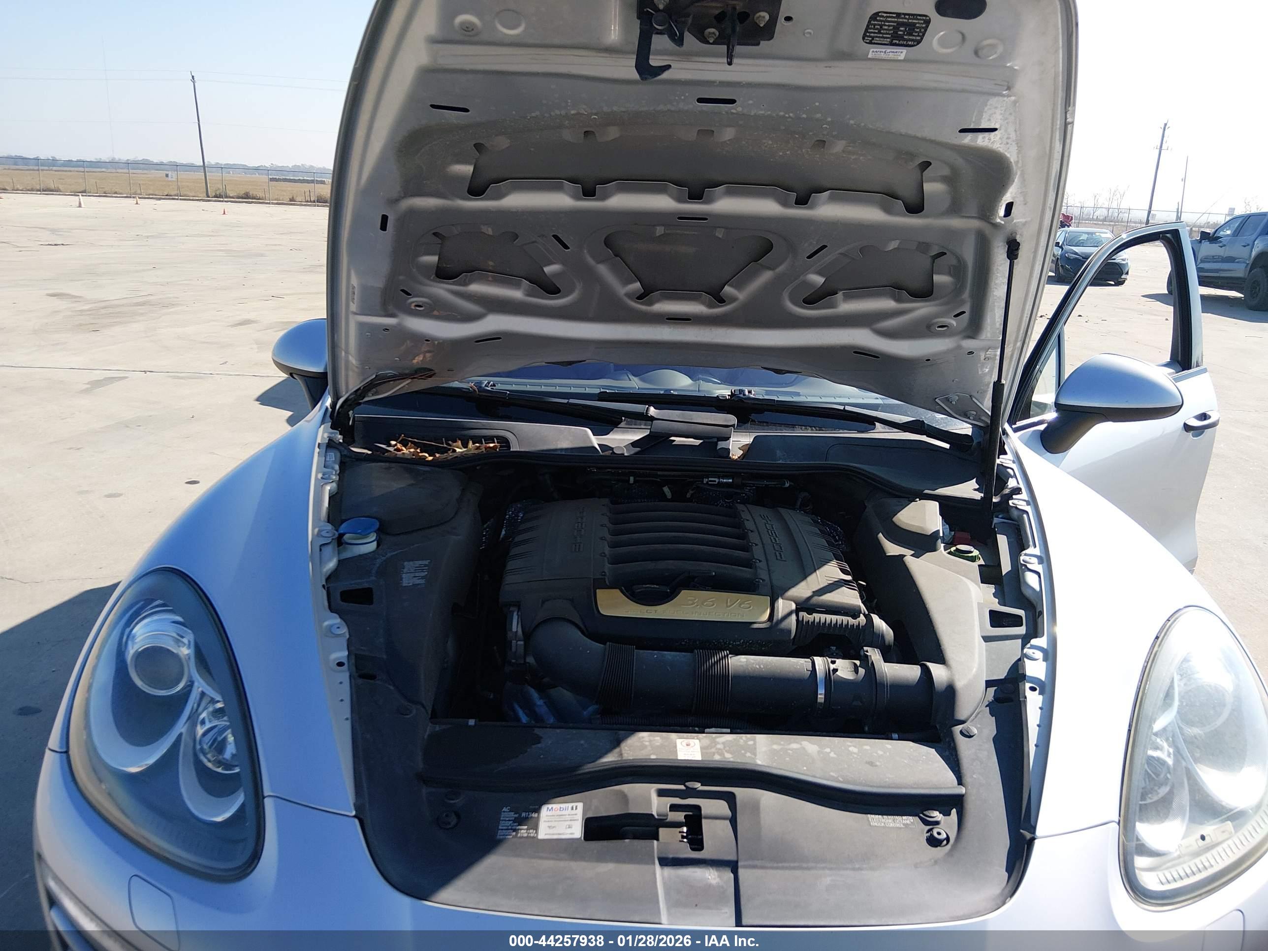 PORSCHE CAYENNE image 10