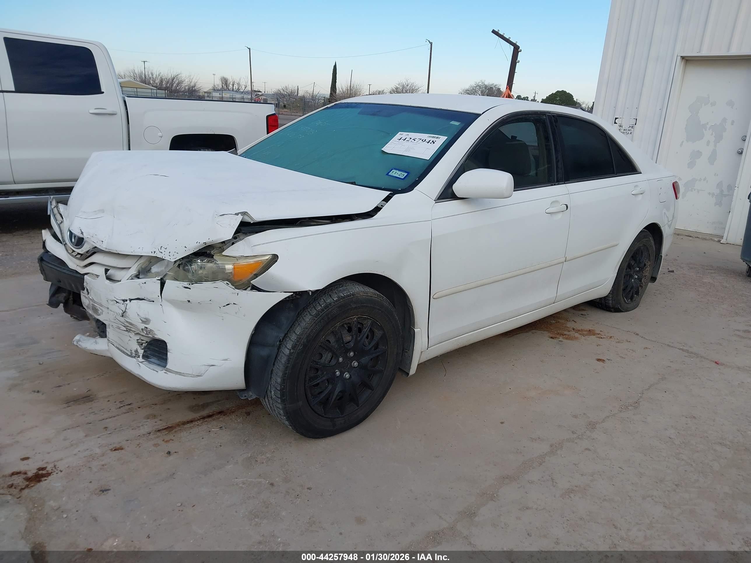 TOYOTA CAMRY image 2