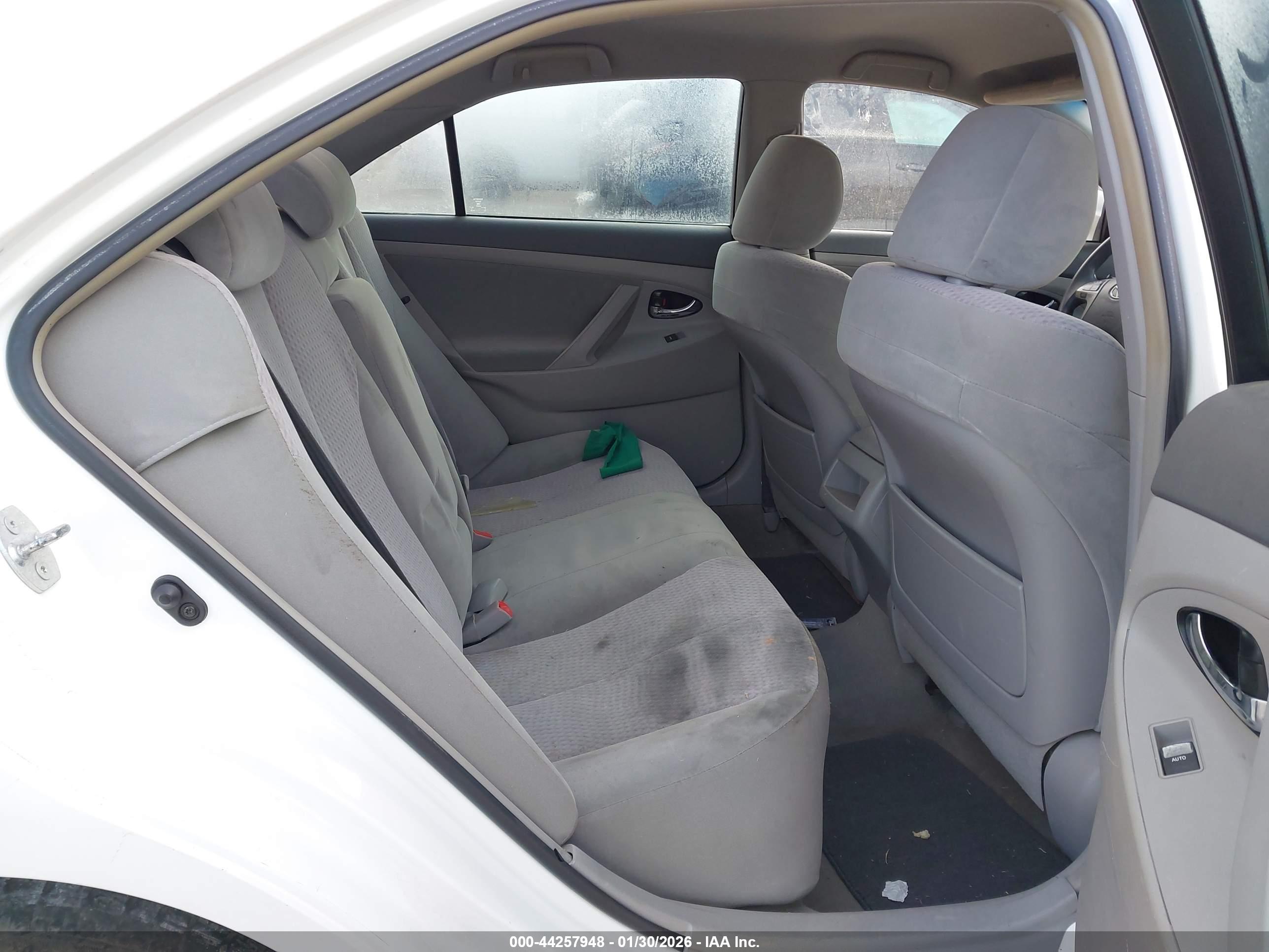 TOYOTA CAMRY image 8