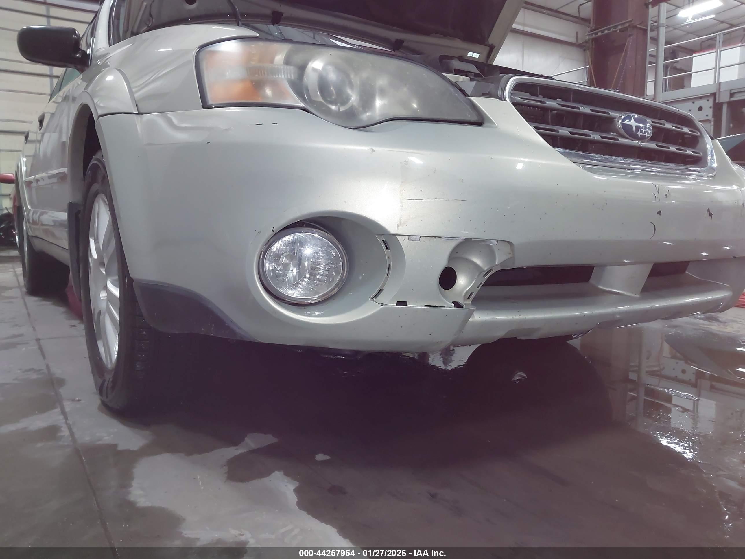 SUBARU OUTBACK image 6