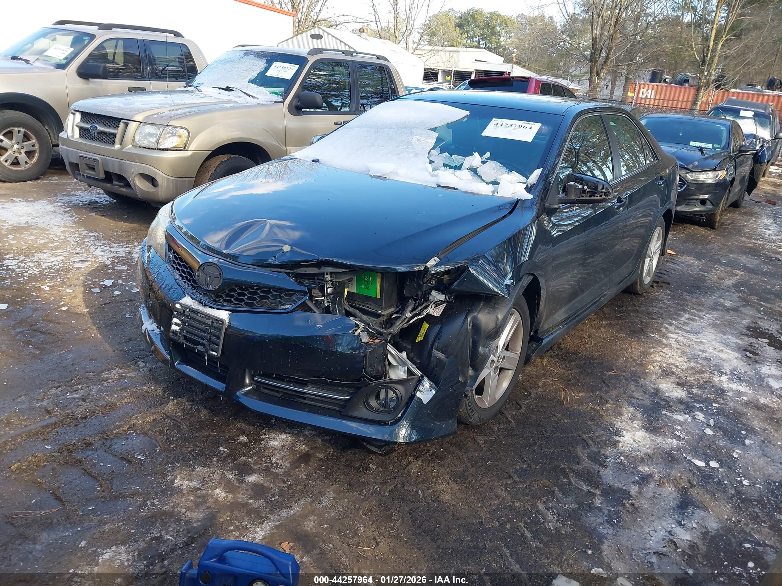 TOYOTA CAMRY image 2