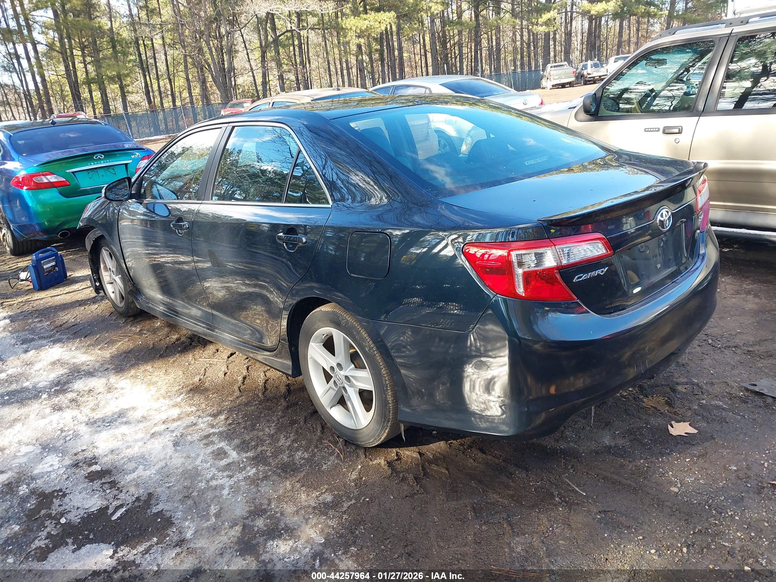 TOYOTA CAMRY image 3
