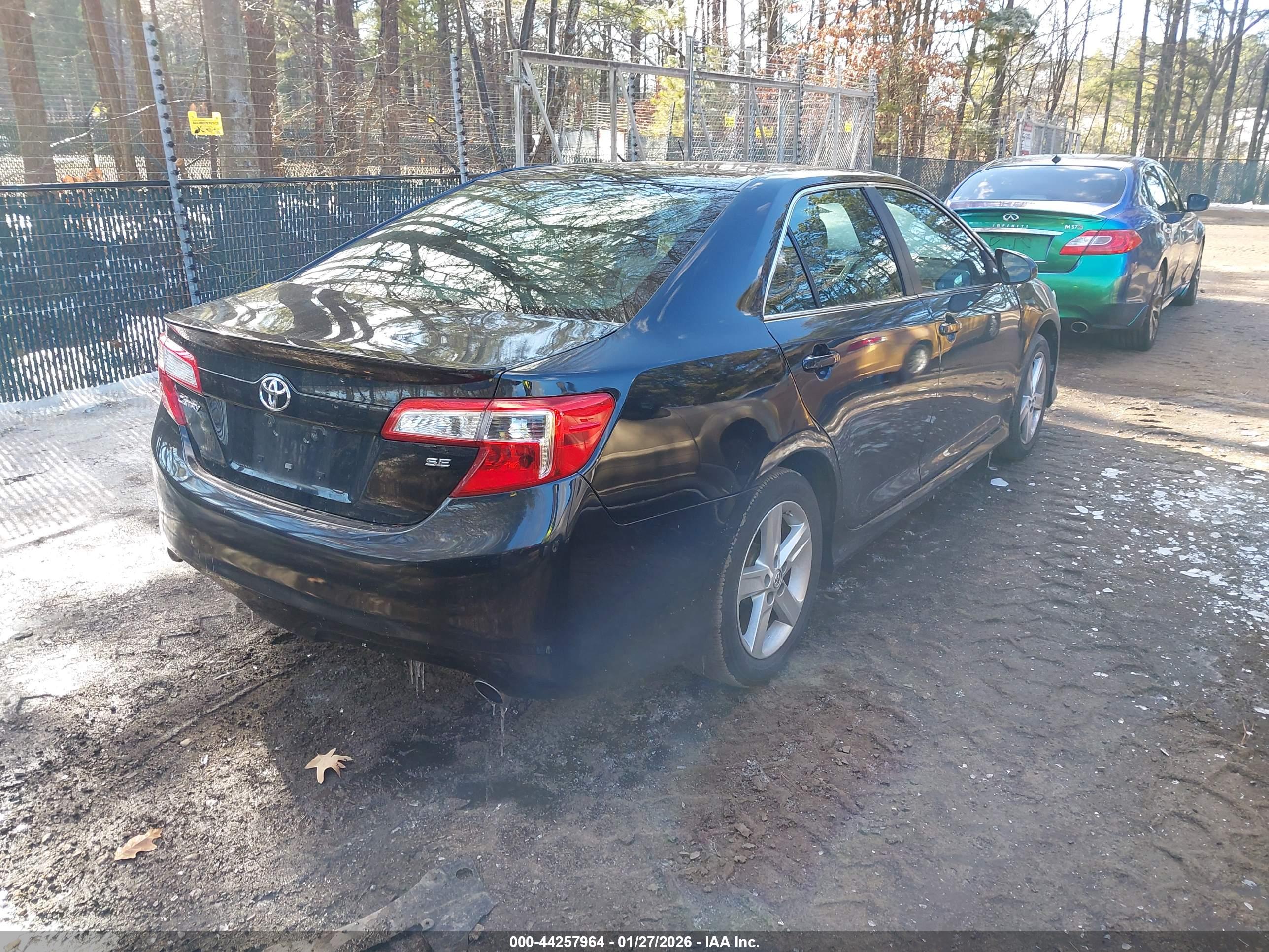 TOYOTA CAMRY image 4