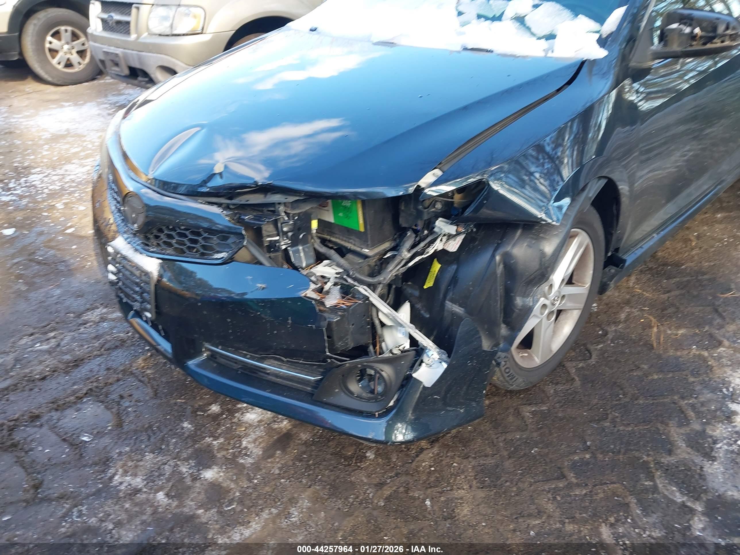 TOYOTA CAMRY image 6