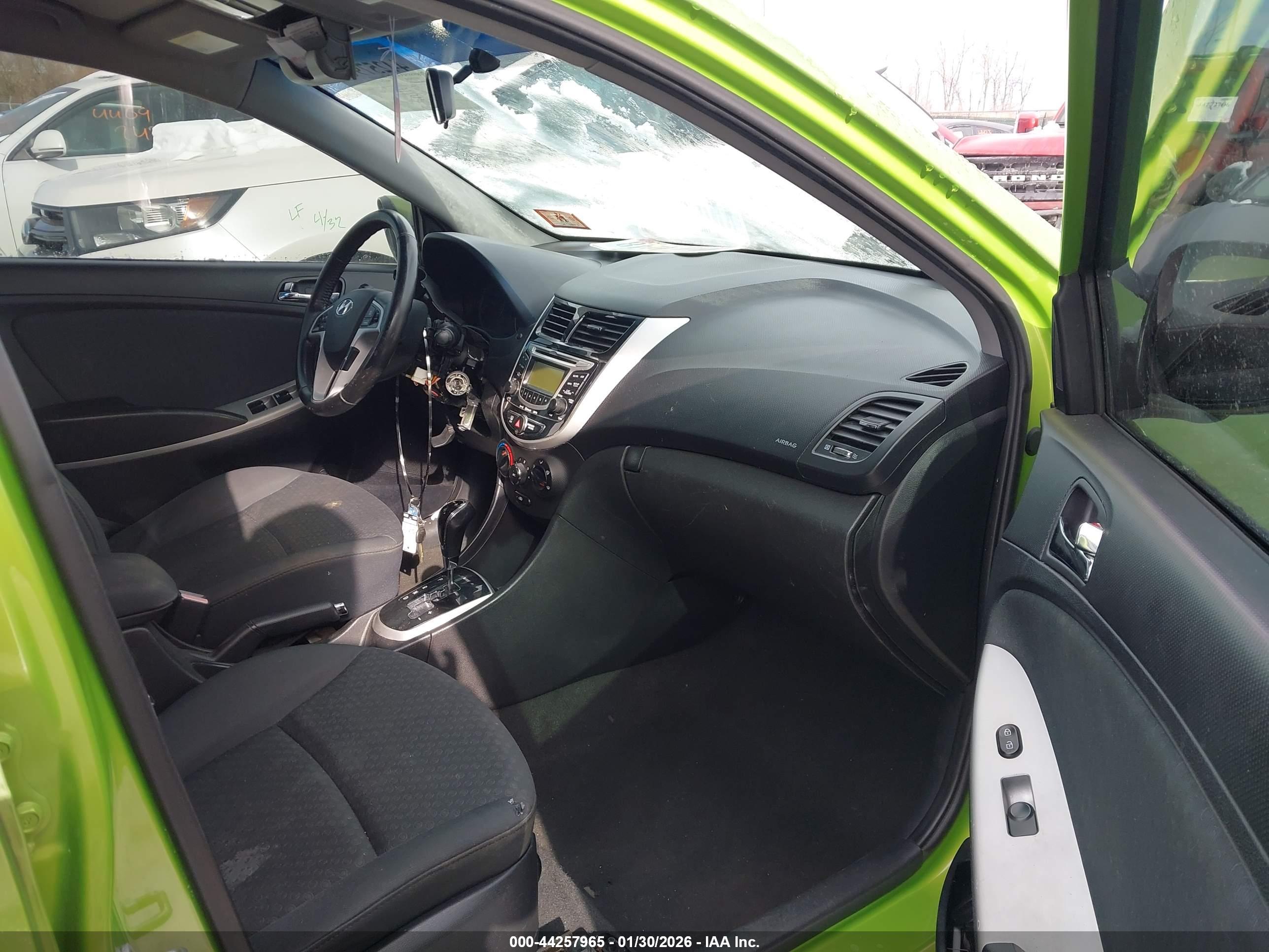 HYUNDAI ACCENT image 5