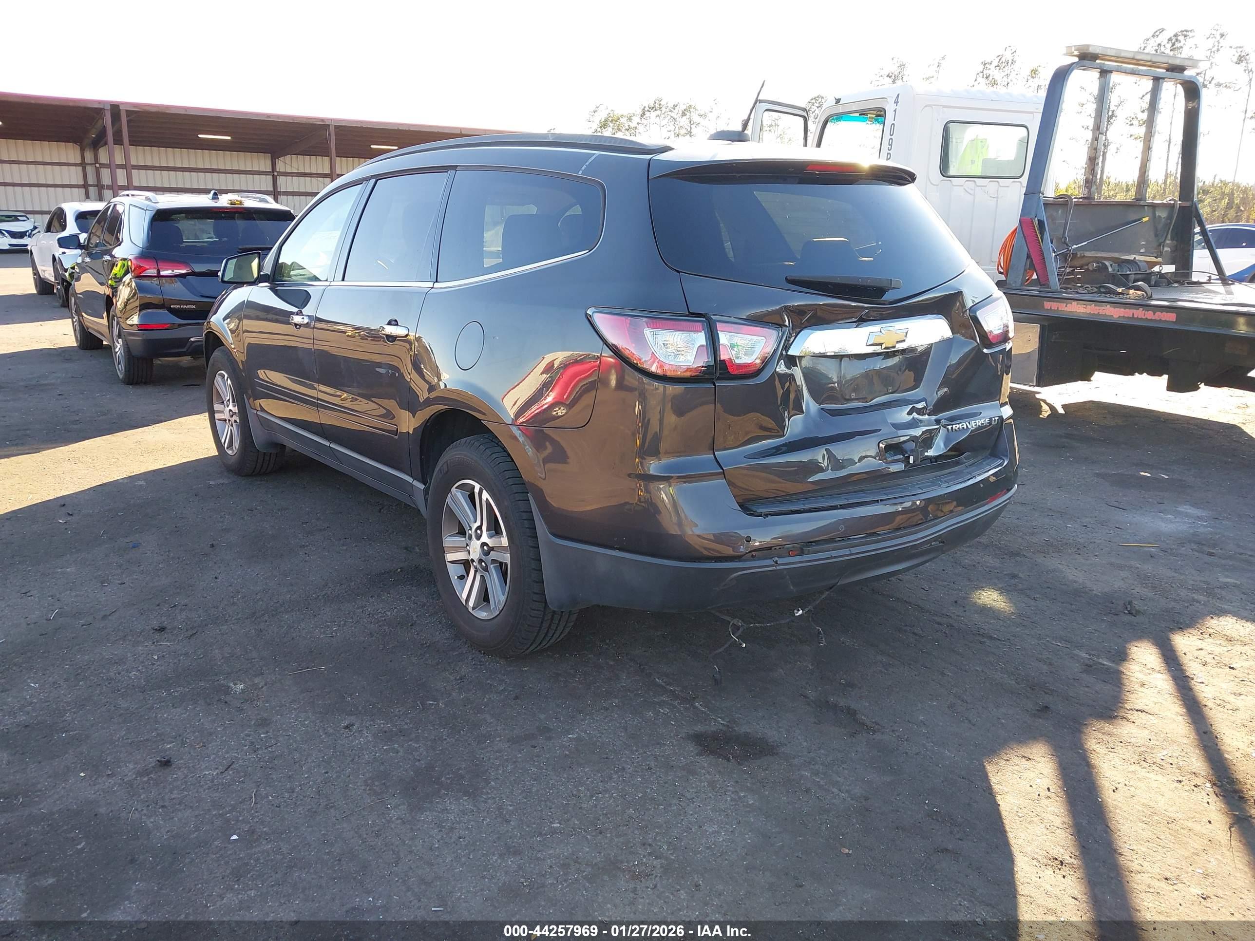 CHEVROLET TRAVERSE image 3