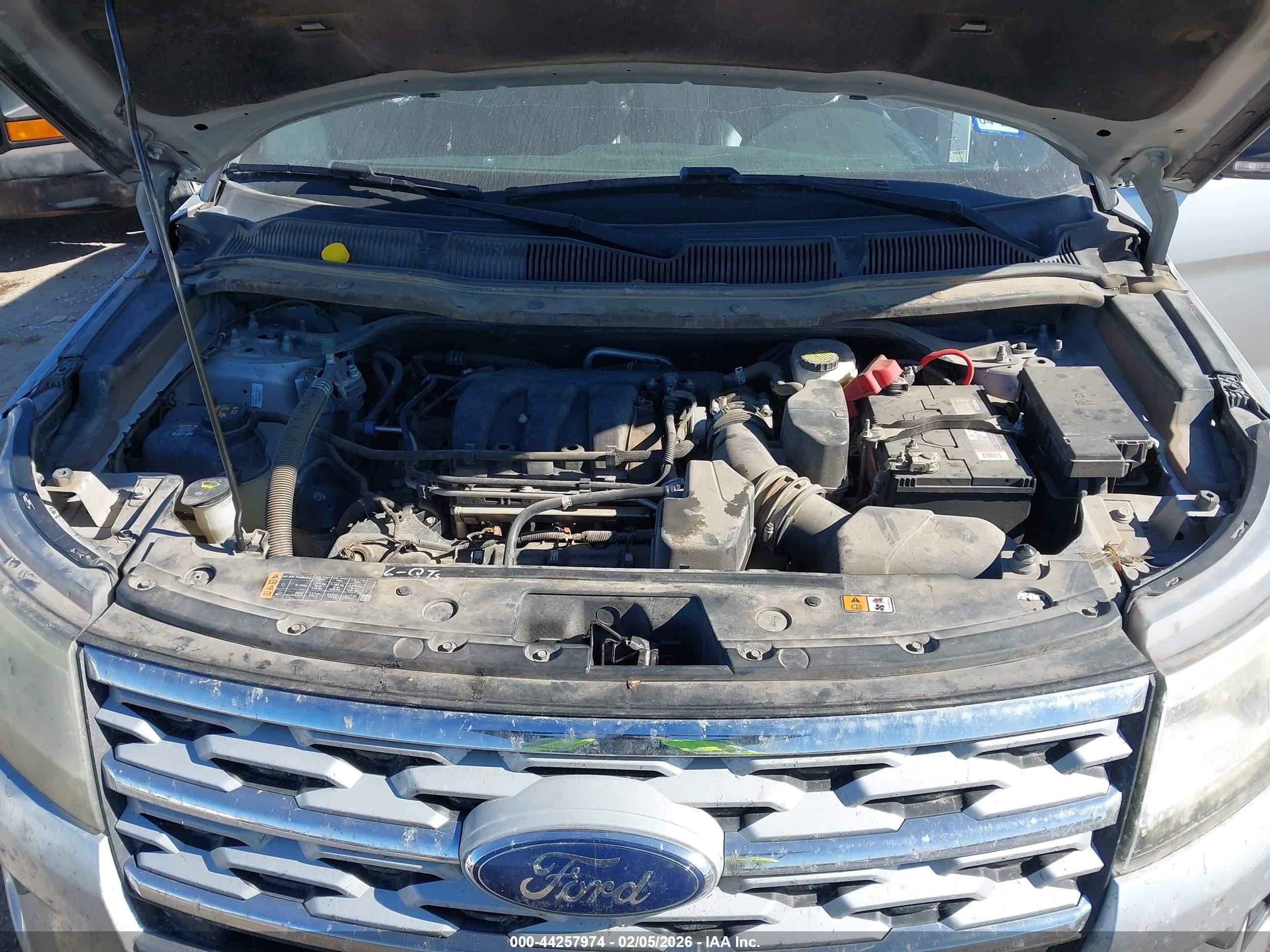 FORD EXPLORER image 10