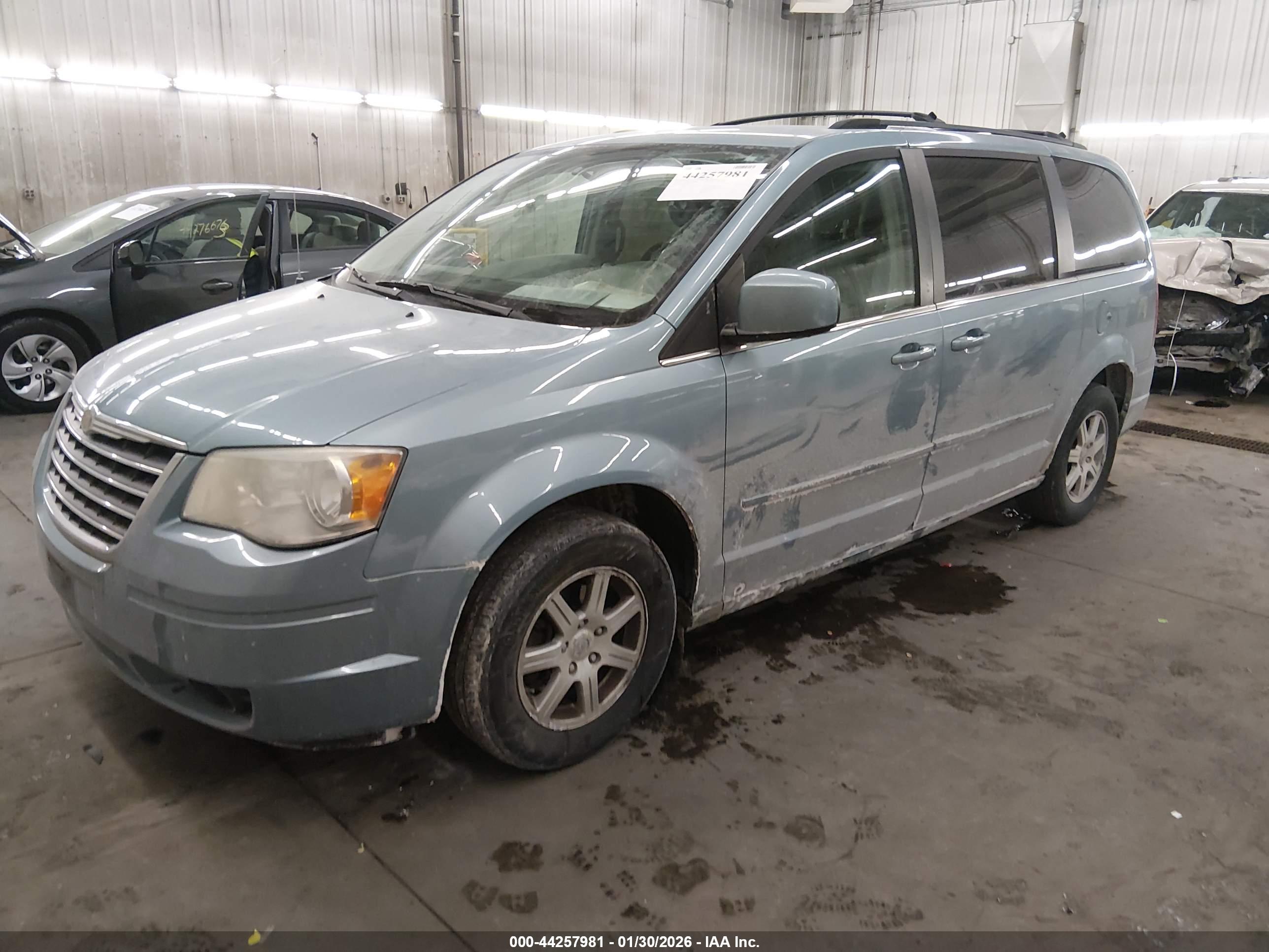 CHRYSLER TOWN image 2