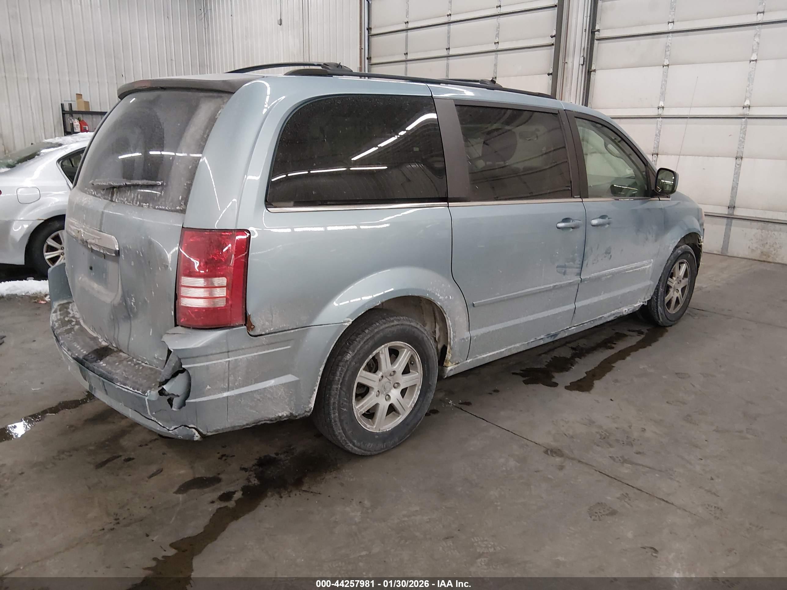 CHRYSLER TOWN image 4