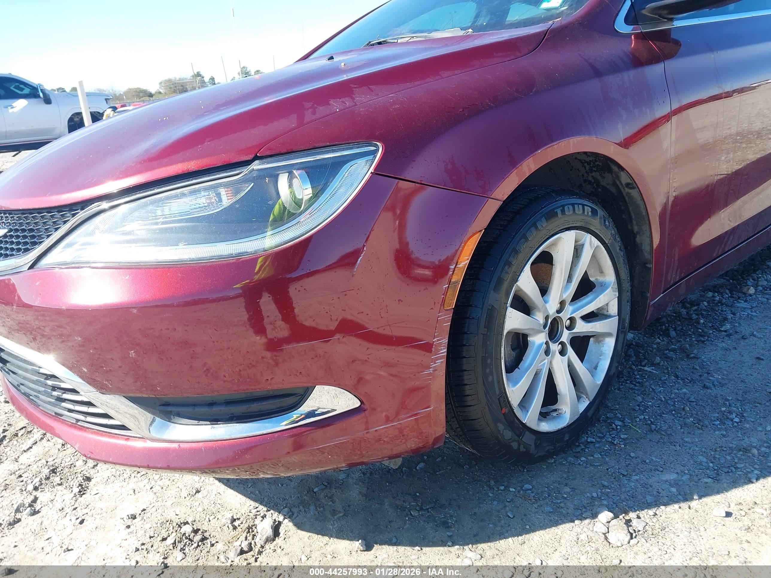 CHRYSLER 200 image 6