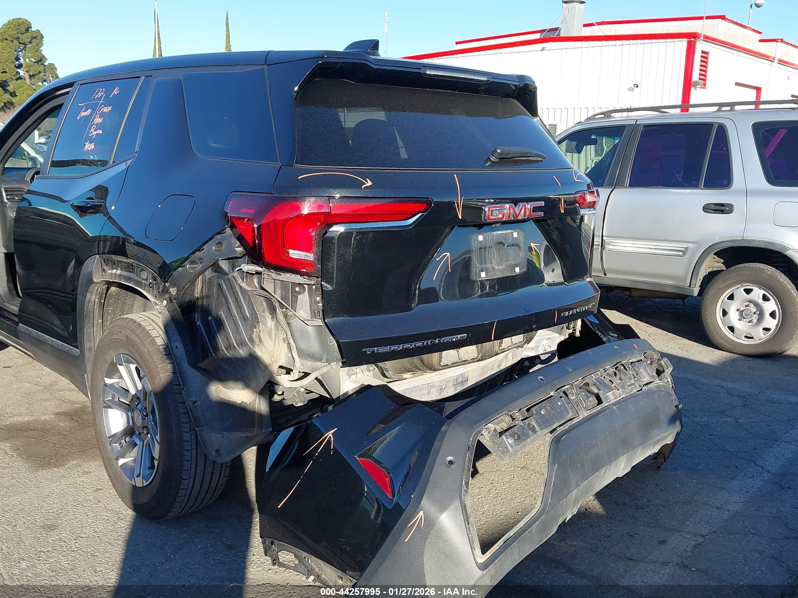 GMC TERRAIN image 6